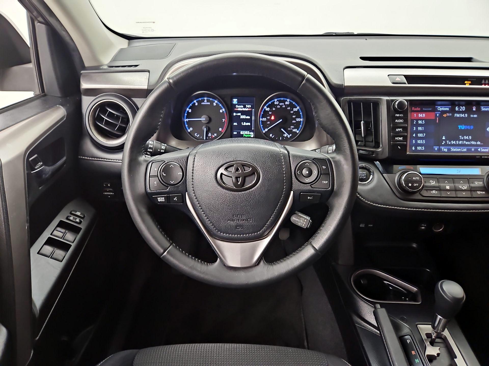 Thumbnail: 2018 Toyota RAV4 - 10