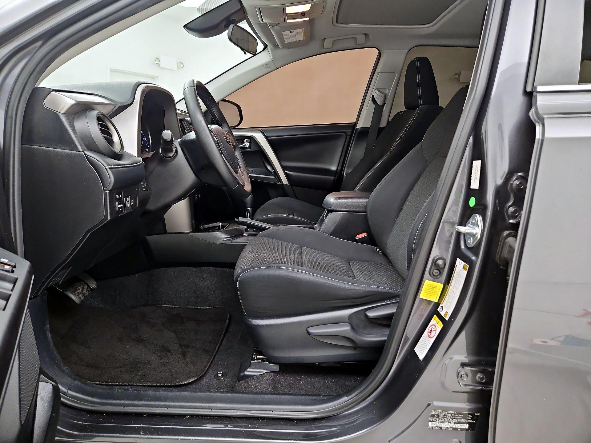 Thumbnail: 2018 Toyota RAV4 - 11