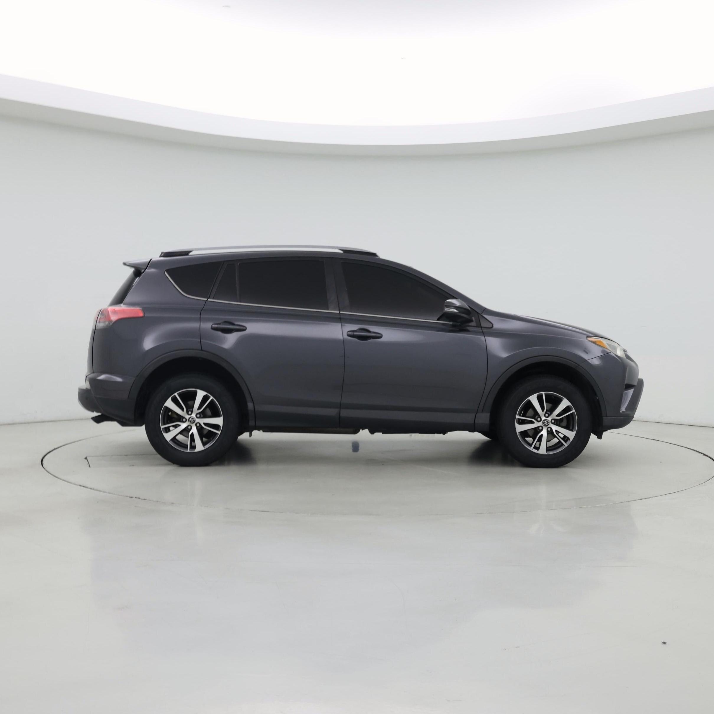 Thumbnail: 2018 Toyota RAV4 - 7