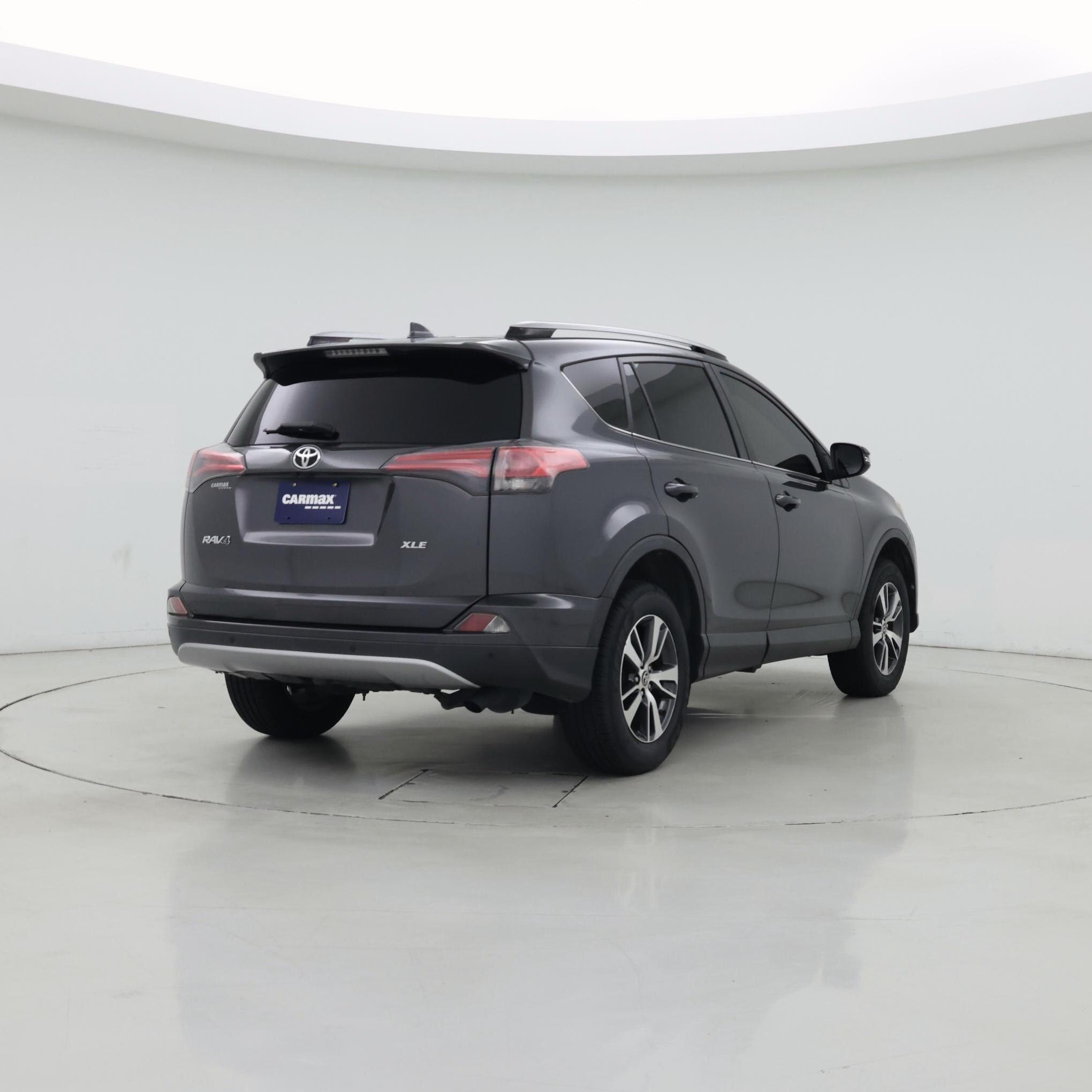 Thumbnail: 2018 Toyota RAV4 - 8