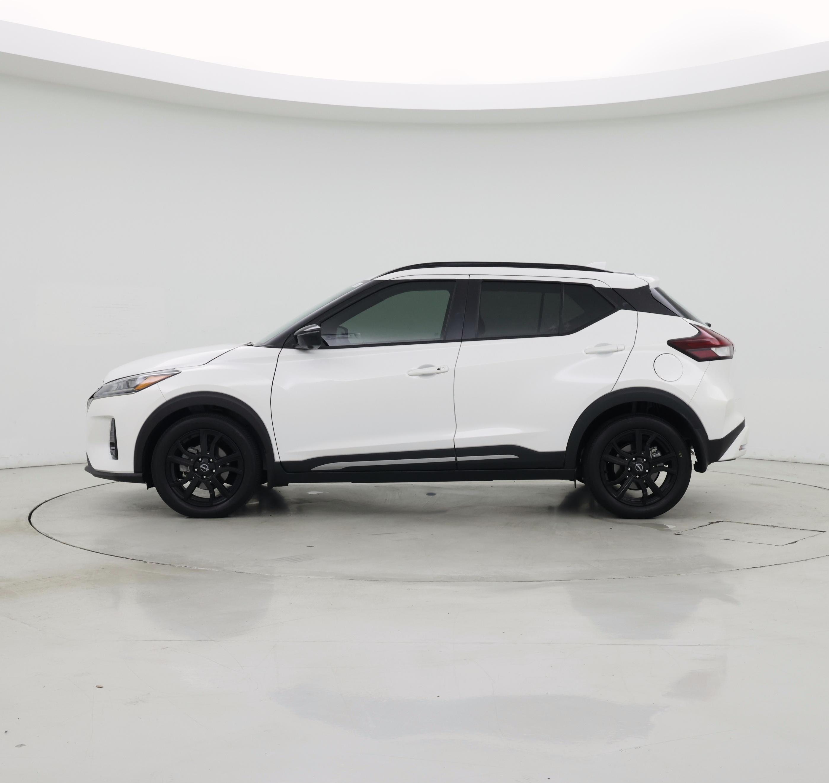 Thumbnail: 2024 Nissan Kicks - 3