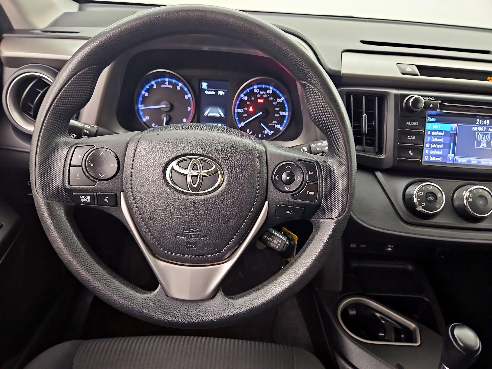 Thumbnail: 2018 Toyota RAV4 - 10