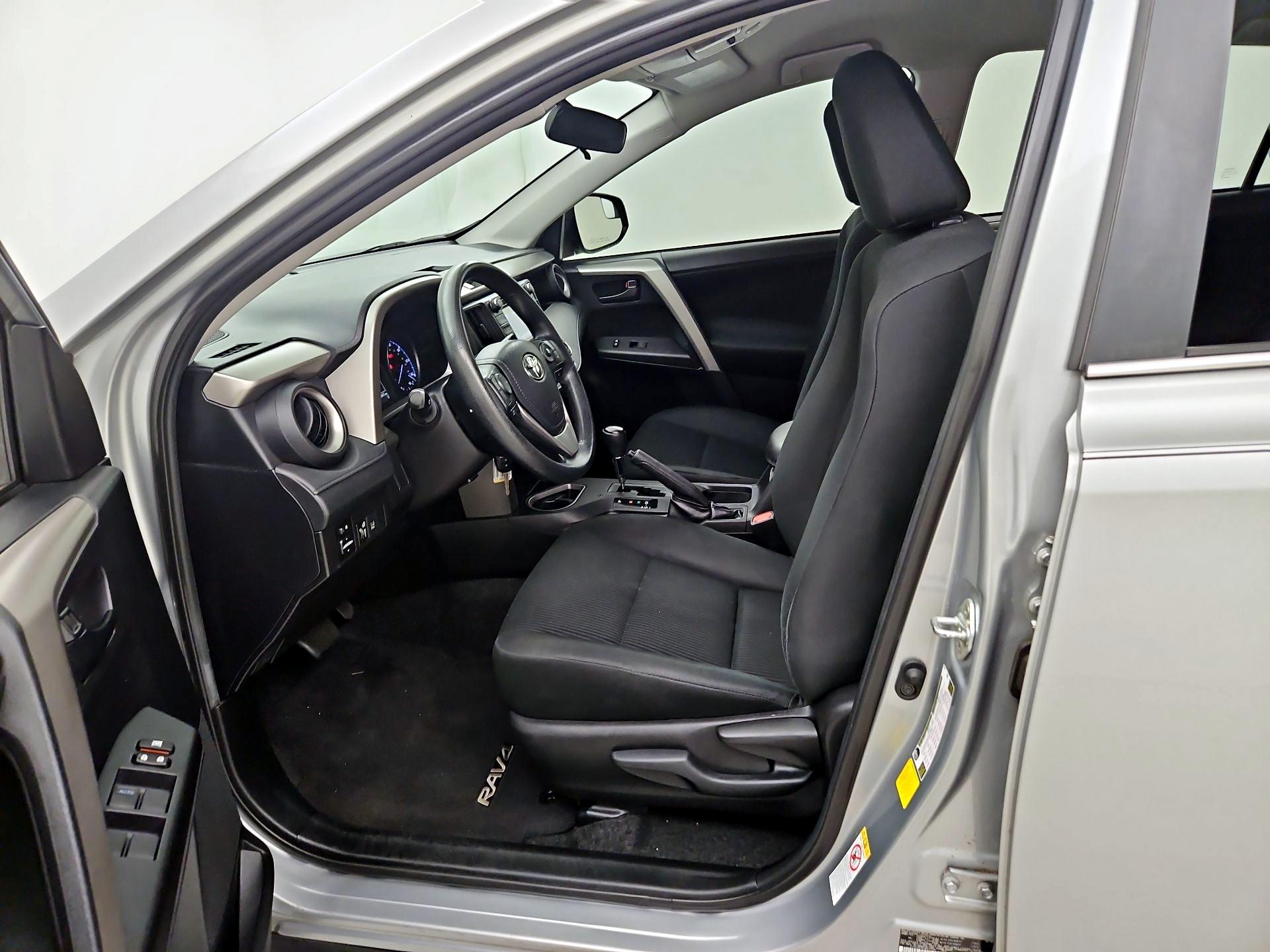 Thumbnail: 2018 Toyota RAV4 - 11