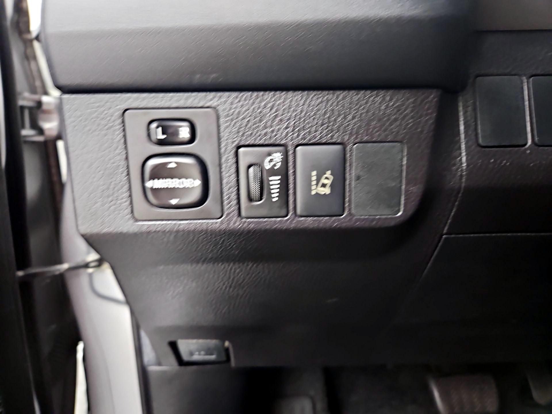 Thumbnail: 2018 Toyota RAV4 - 13