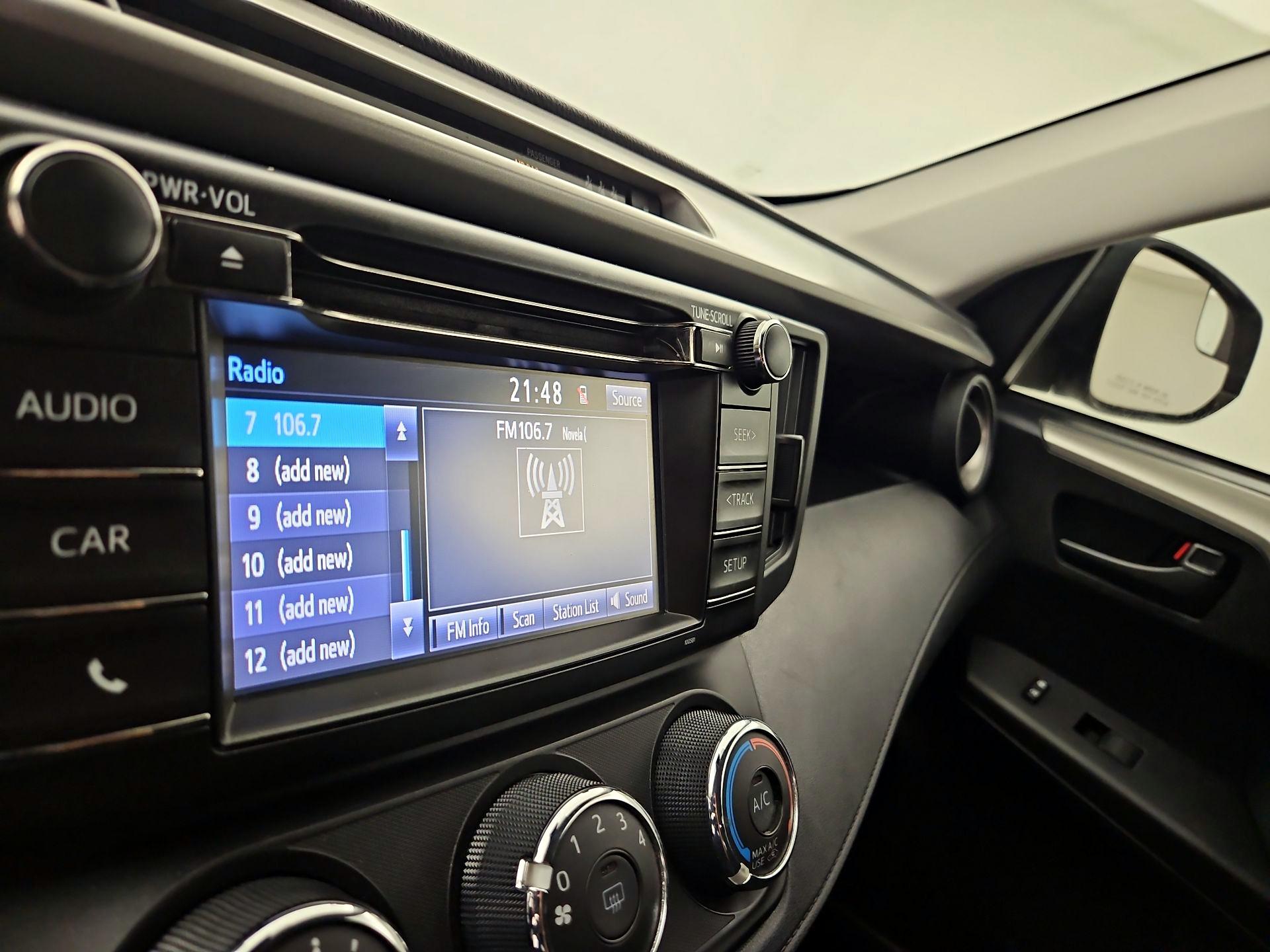 Thumbnail: 2018 Toyota RAV4 - 15
