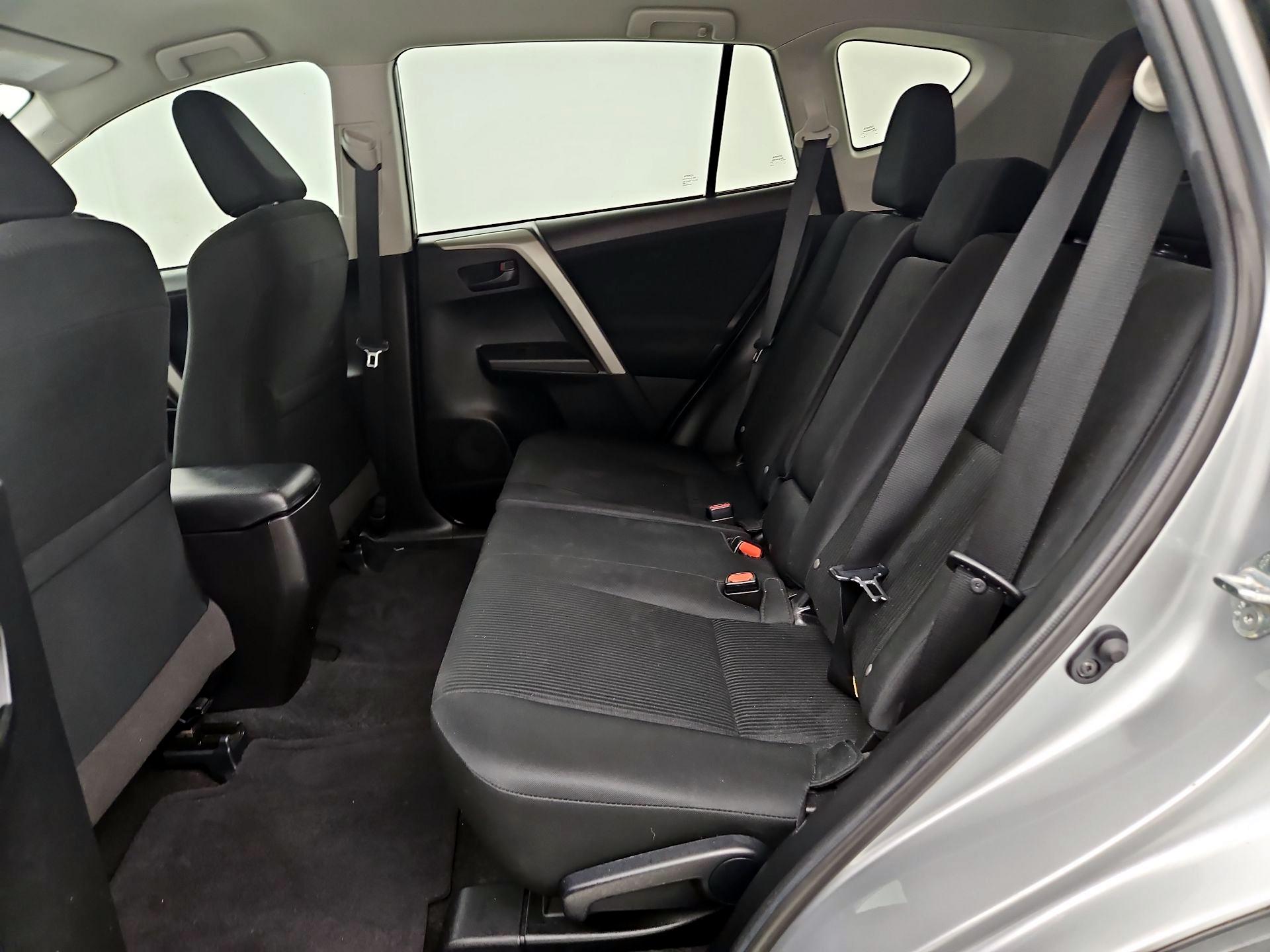 Thumbnail: 2018 Toyota RAV4 - 19