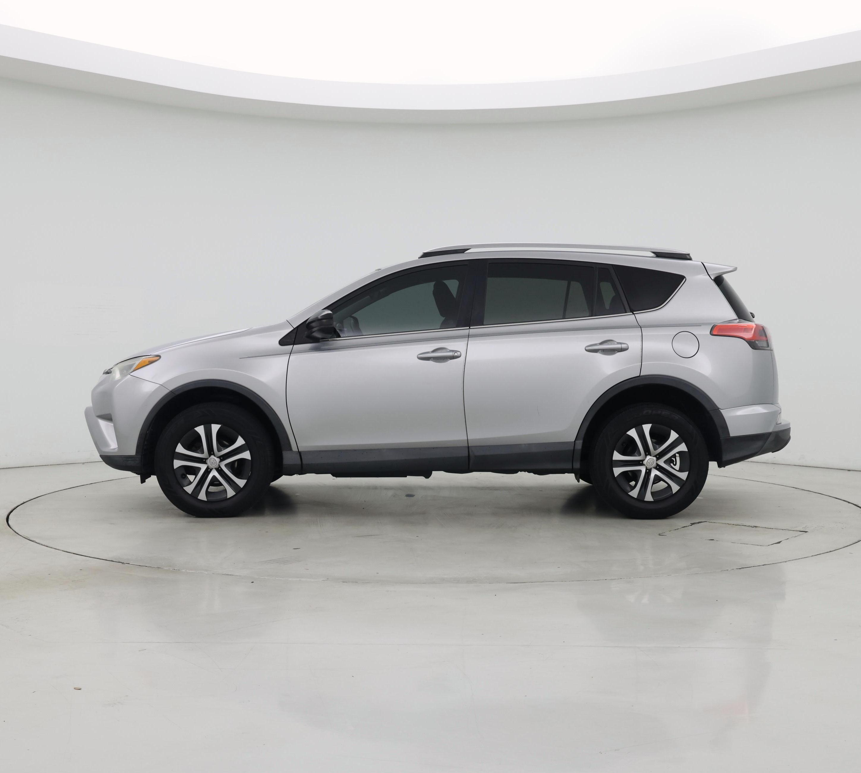 Thumbnail: 2018 Toyota RAV4 - 3
