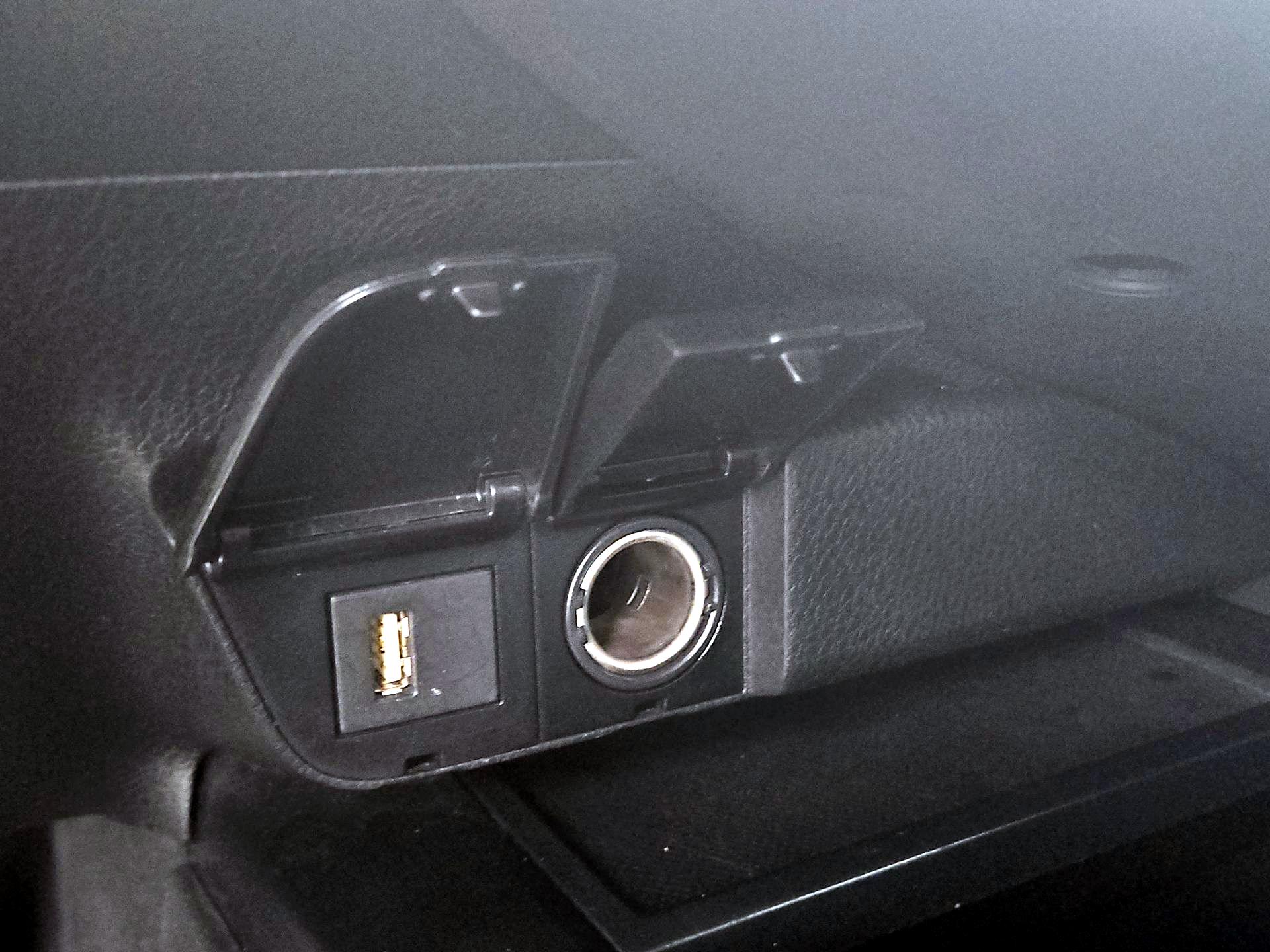 Thumbnail: 2020 Toyota Camry - 18