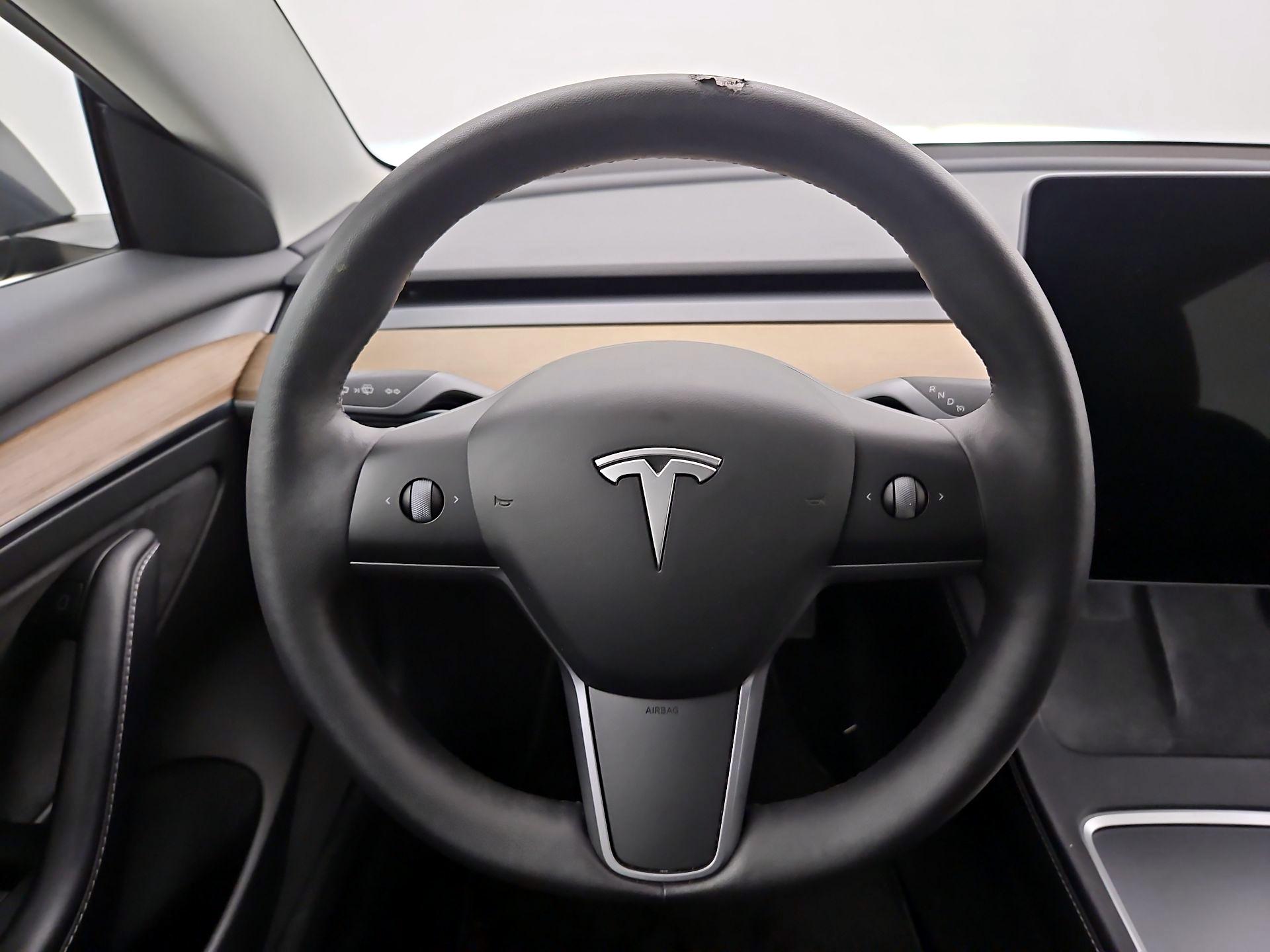 Thumbnail: 2023 Tesla Model 3 - 10