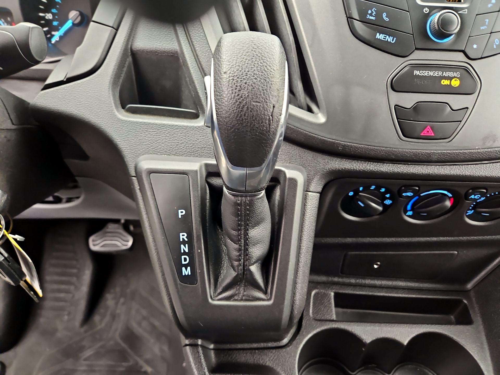 Thumbnail: 2018 Ford Transit Series - 17
