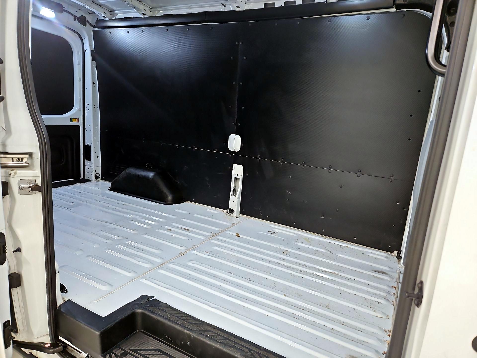 Thumbnail: 2018 Ford Transit Series - 19