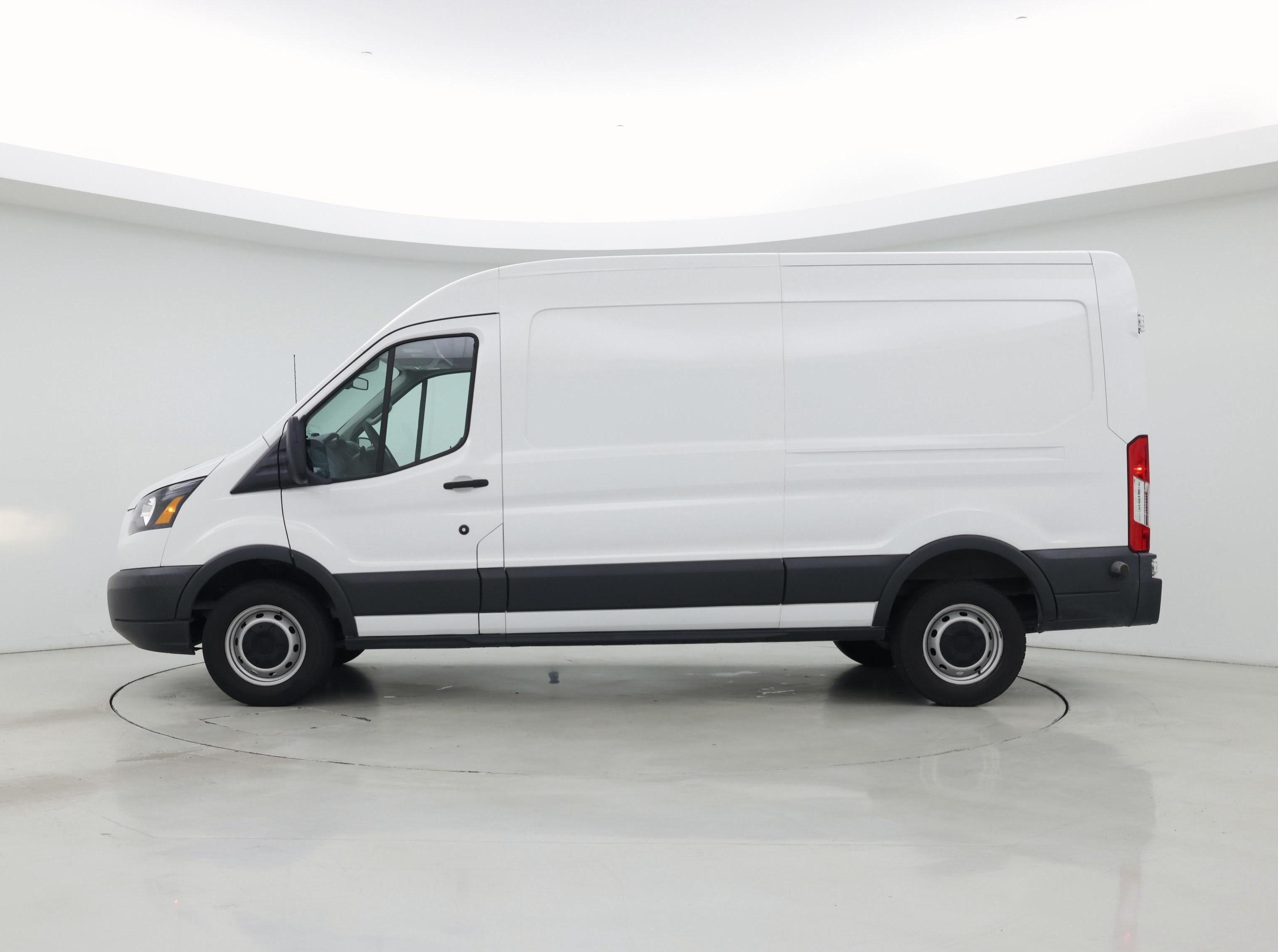 Thumbnail: 2018 Ford Transit Series - 3