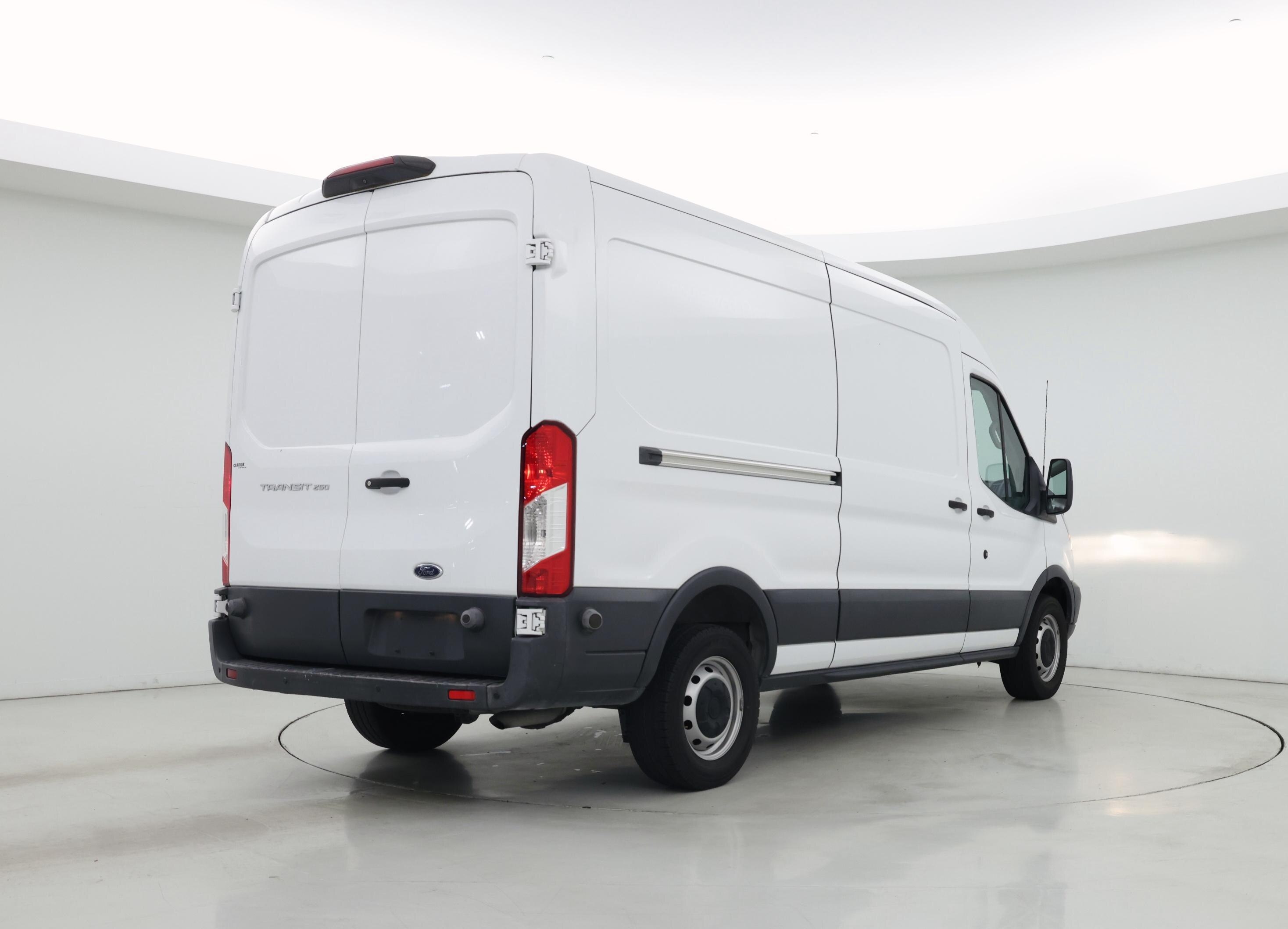 Thumbnail: 2018 Ford Transit Series - 8