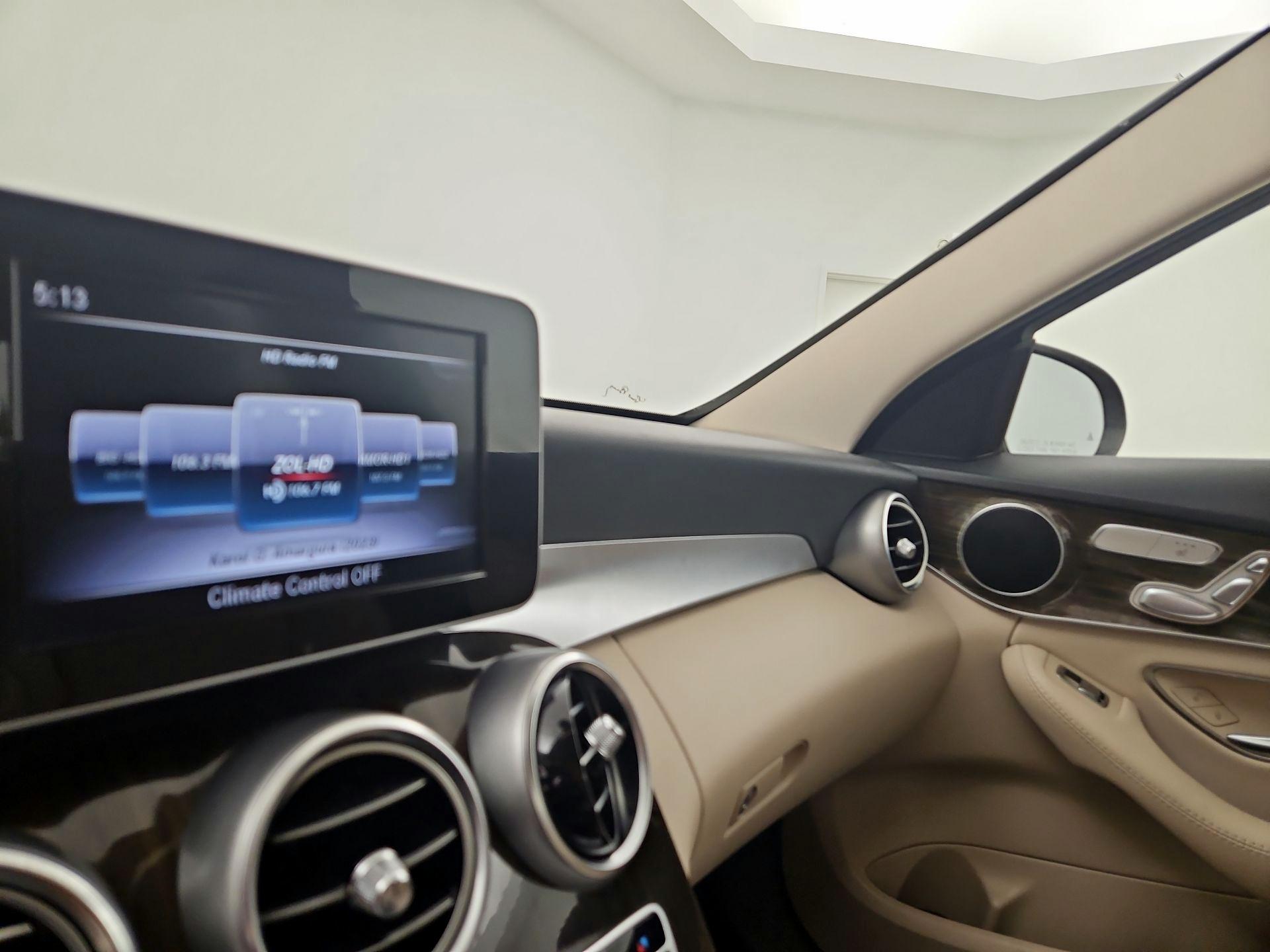 Thumbnail: 2018 Mercedes-Benz C-Class - 16