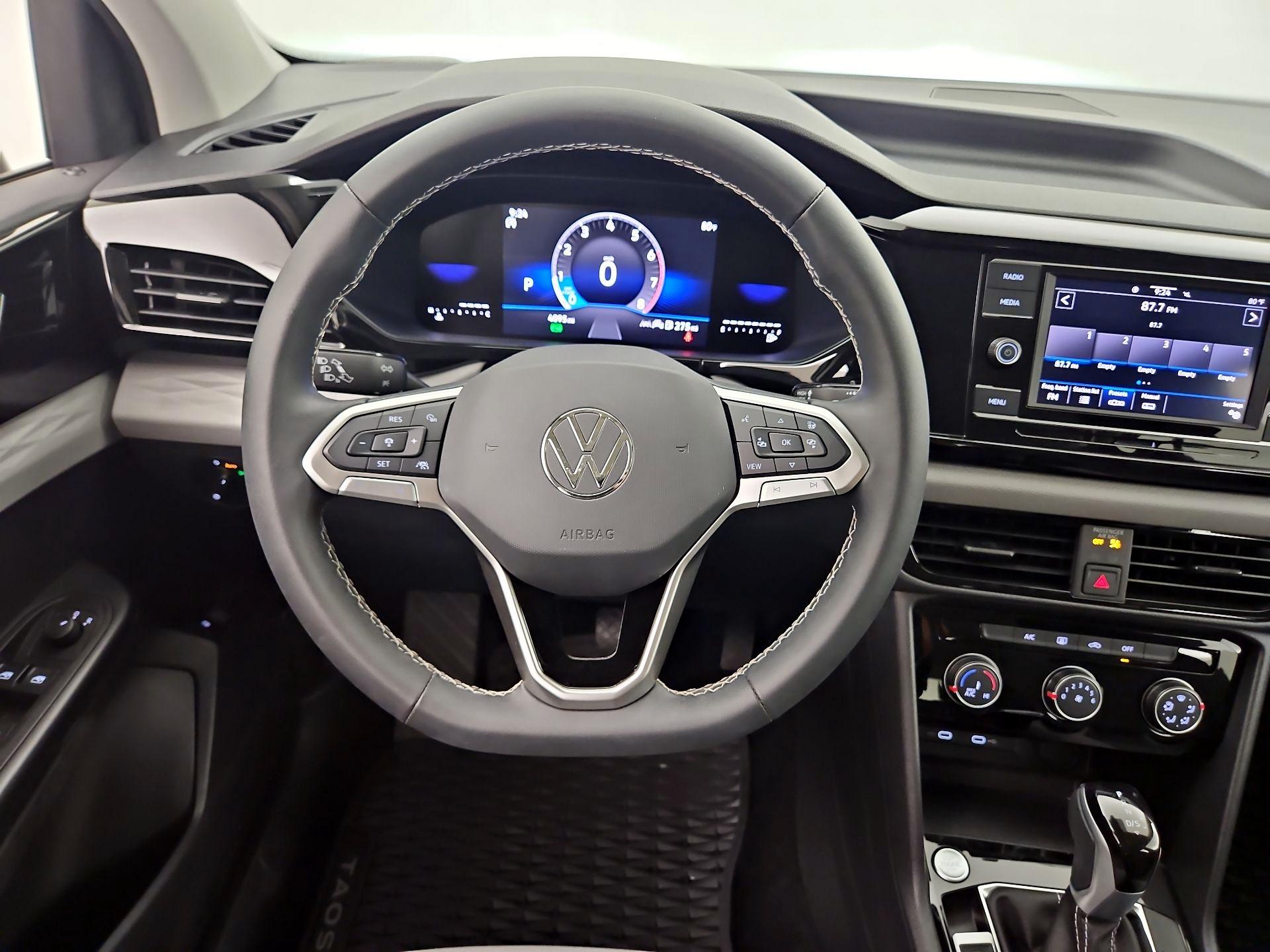 Thumbnail: 2024 Volkswagen Taos - 10