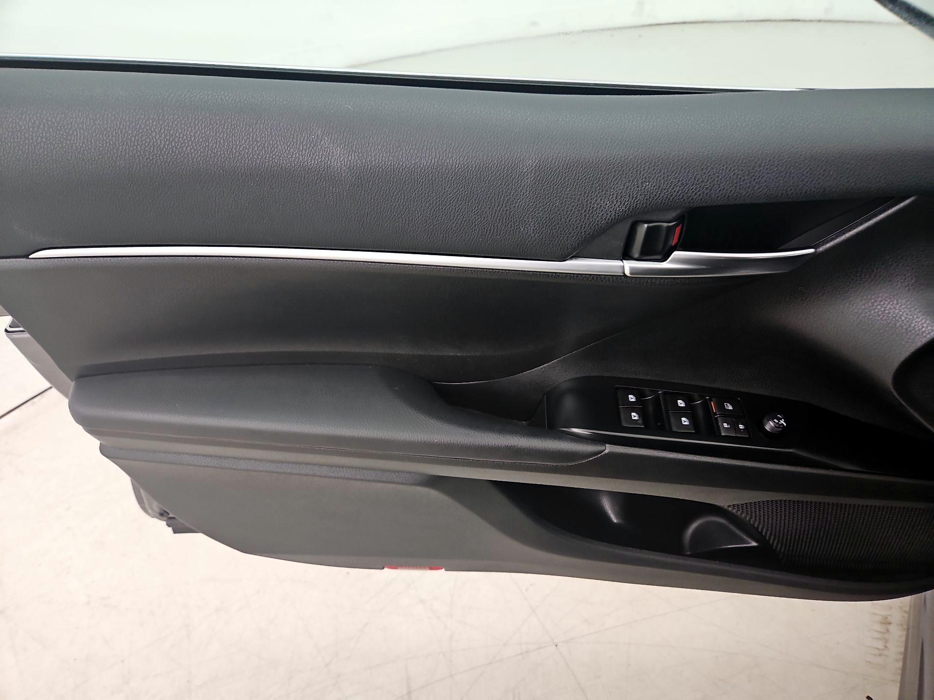 Thumbnail: 2020 Toyota Camry - 12