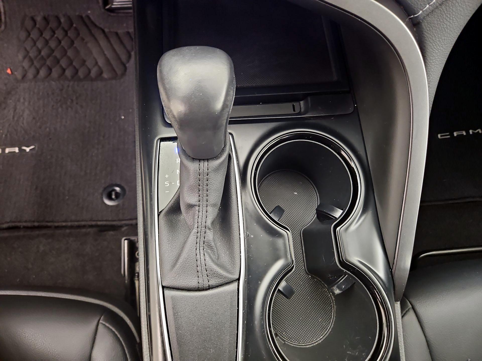 Thumbnail: 2020 Toyota Camry - 17