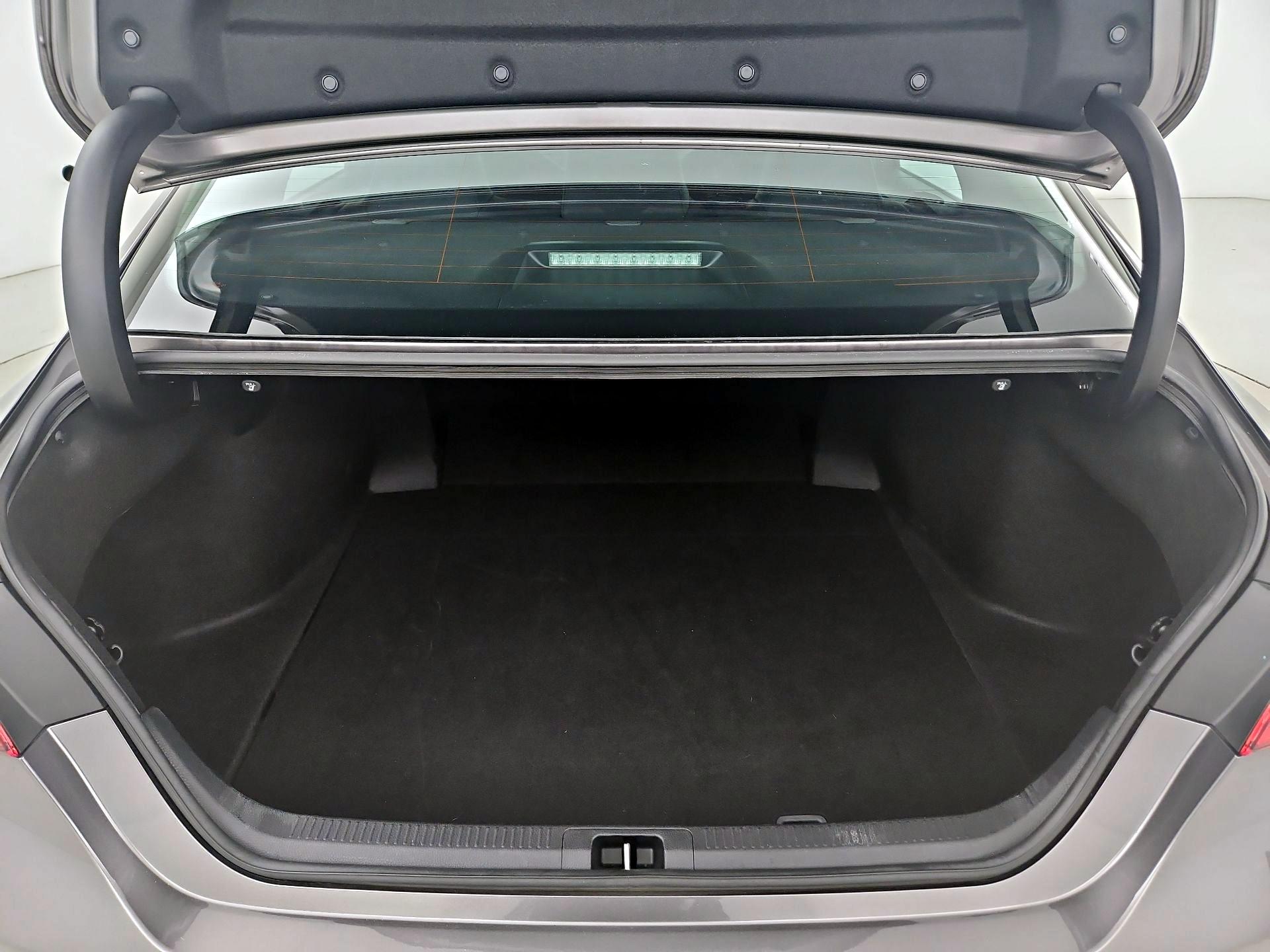 Thumbnail: 2020 Toyota Camry - 20