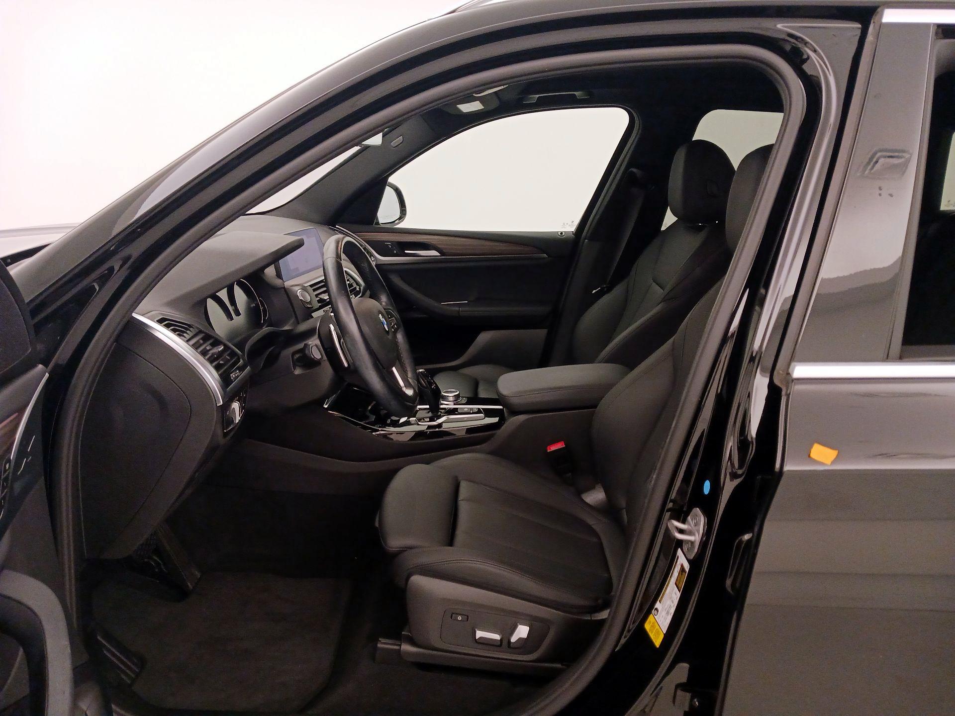 Thumbnail: 2021 BMW X3 - 11