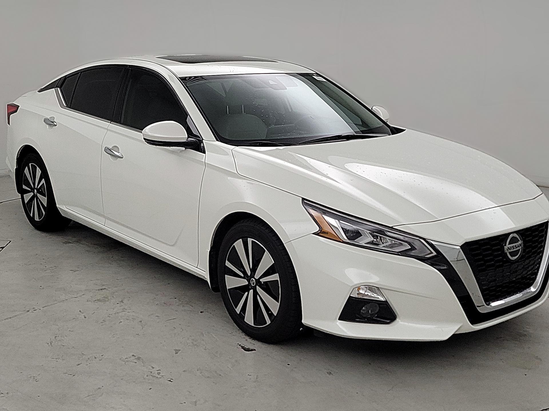Thumbnail: 2022 Nissan Altima - 1