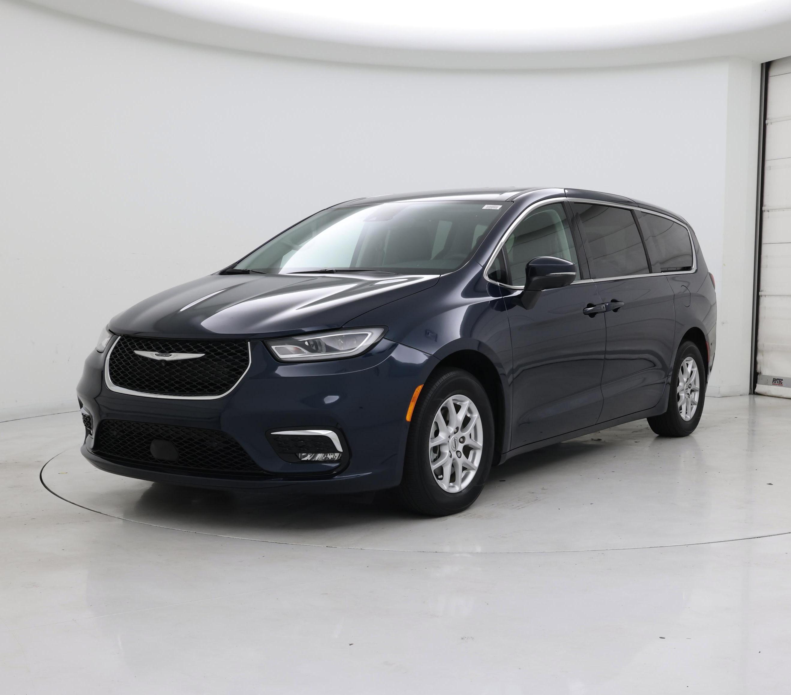 Thumbnail: 2023 Chrysler Pacifica - 4