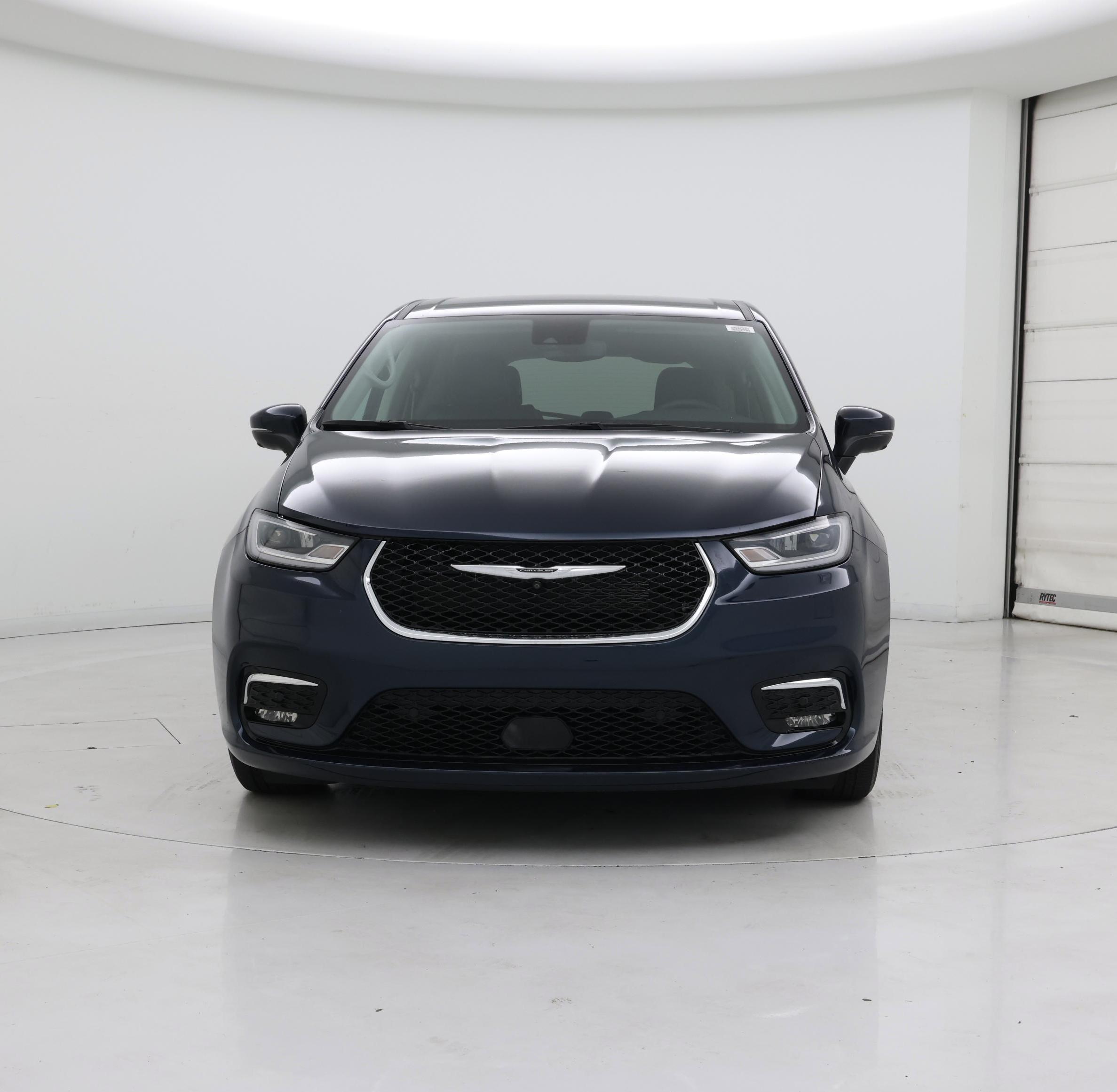 Thumbnail: 2023 Chrysler Pacifica - 5