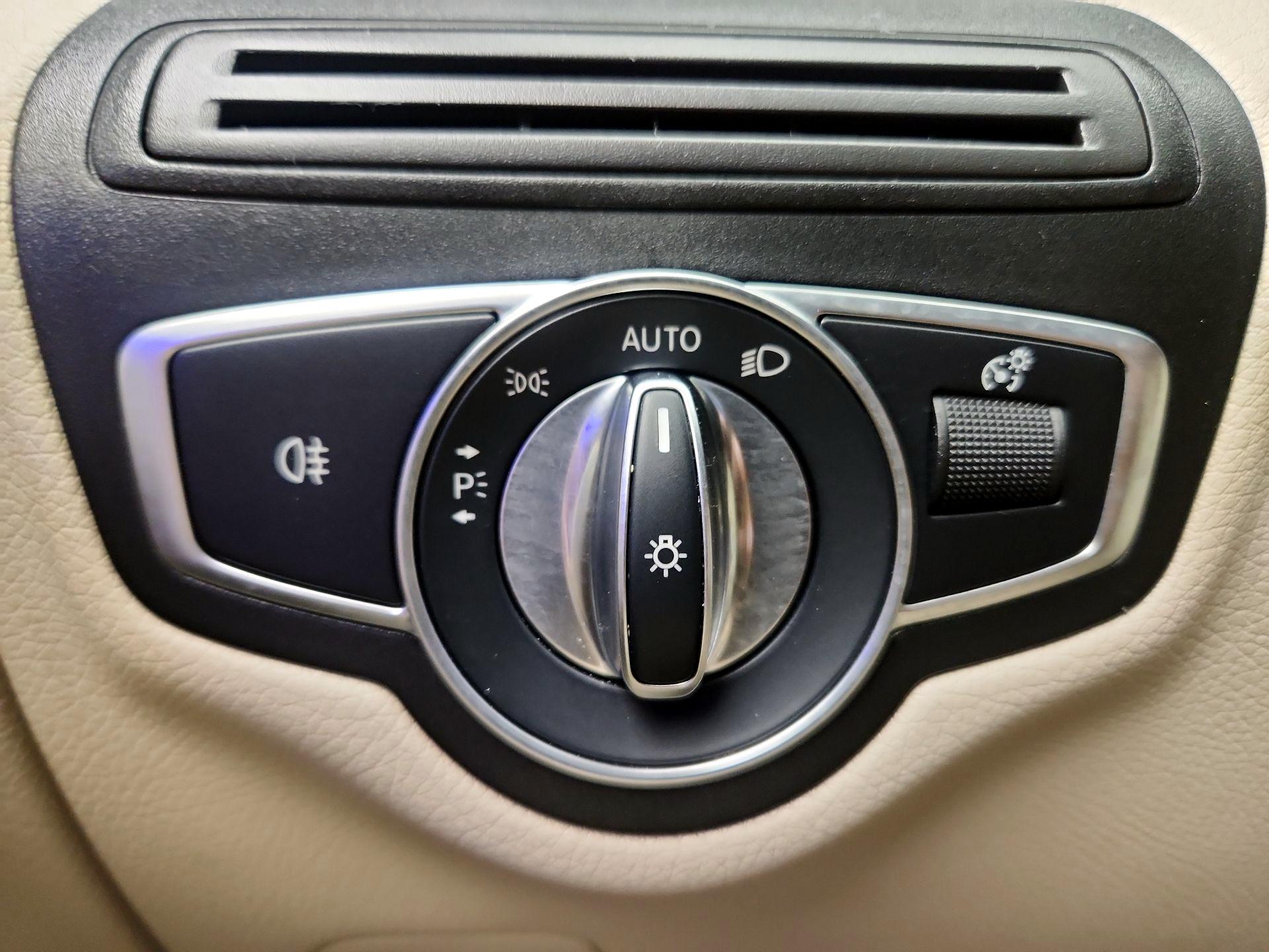 Thumbnail: 2022 Mercedes-Benz GLC - 13