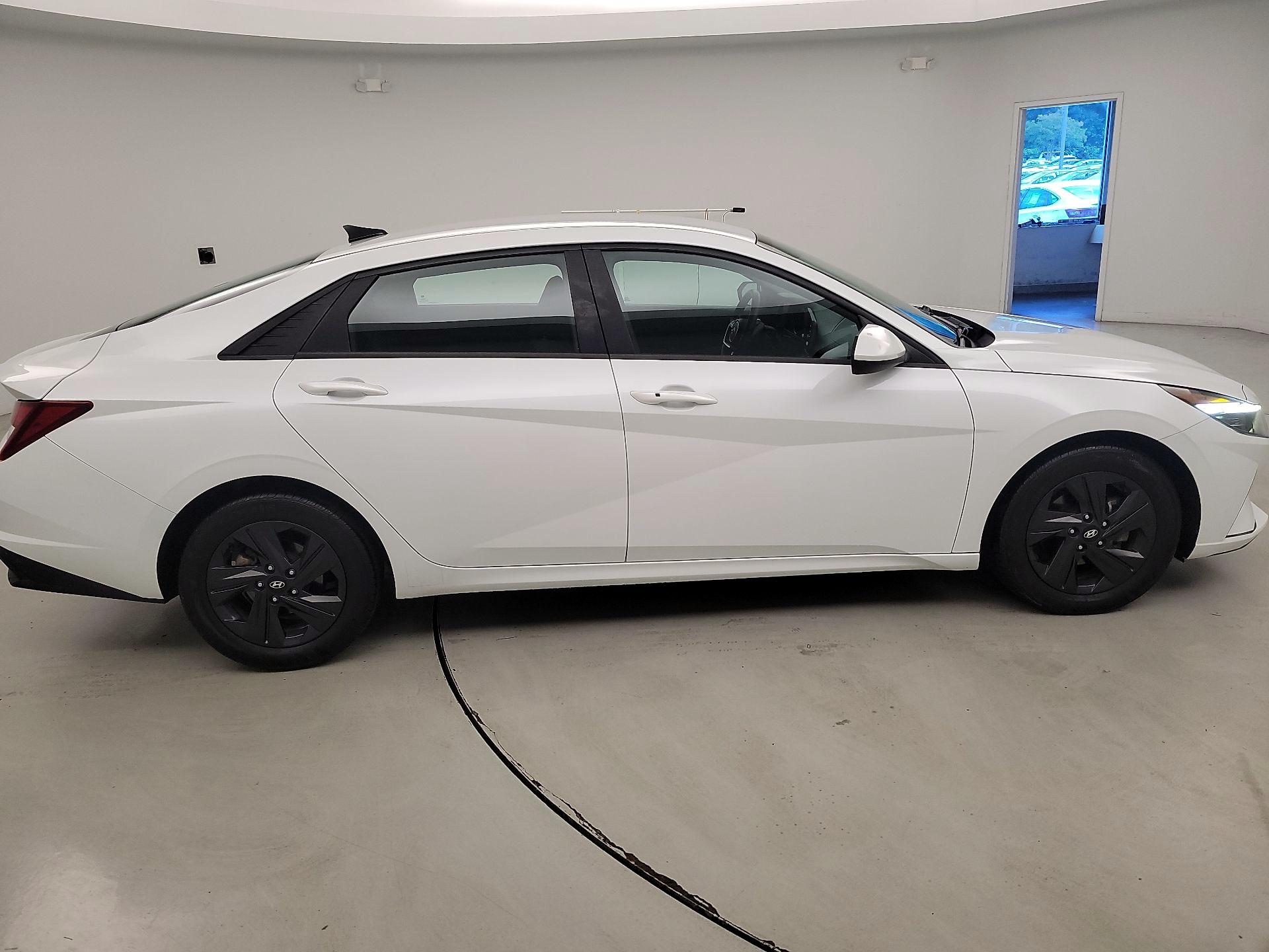 Thumbnail: 2021 Hyundai Elantra - 4