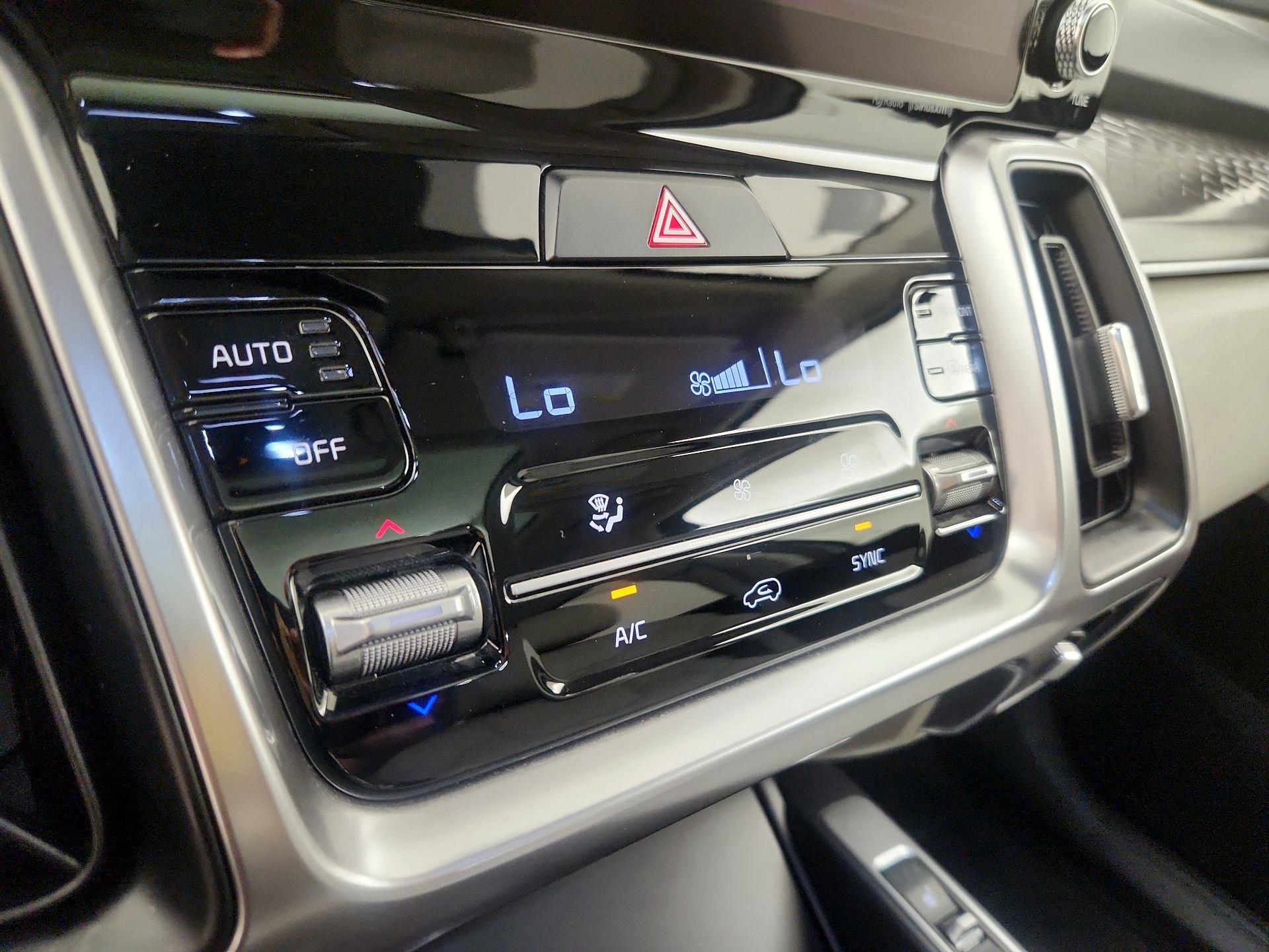 Thumbnail: 2022 Kia Sorento - 17