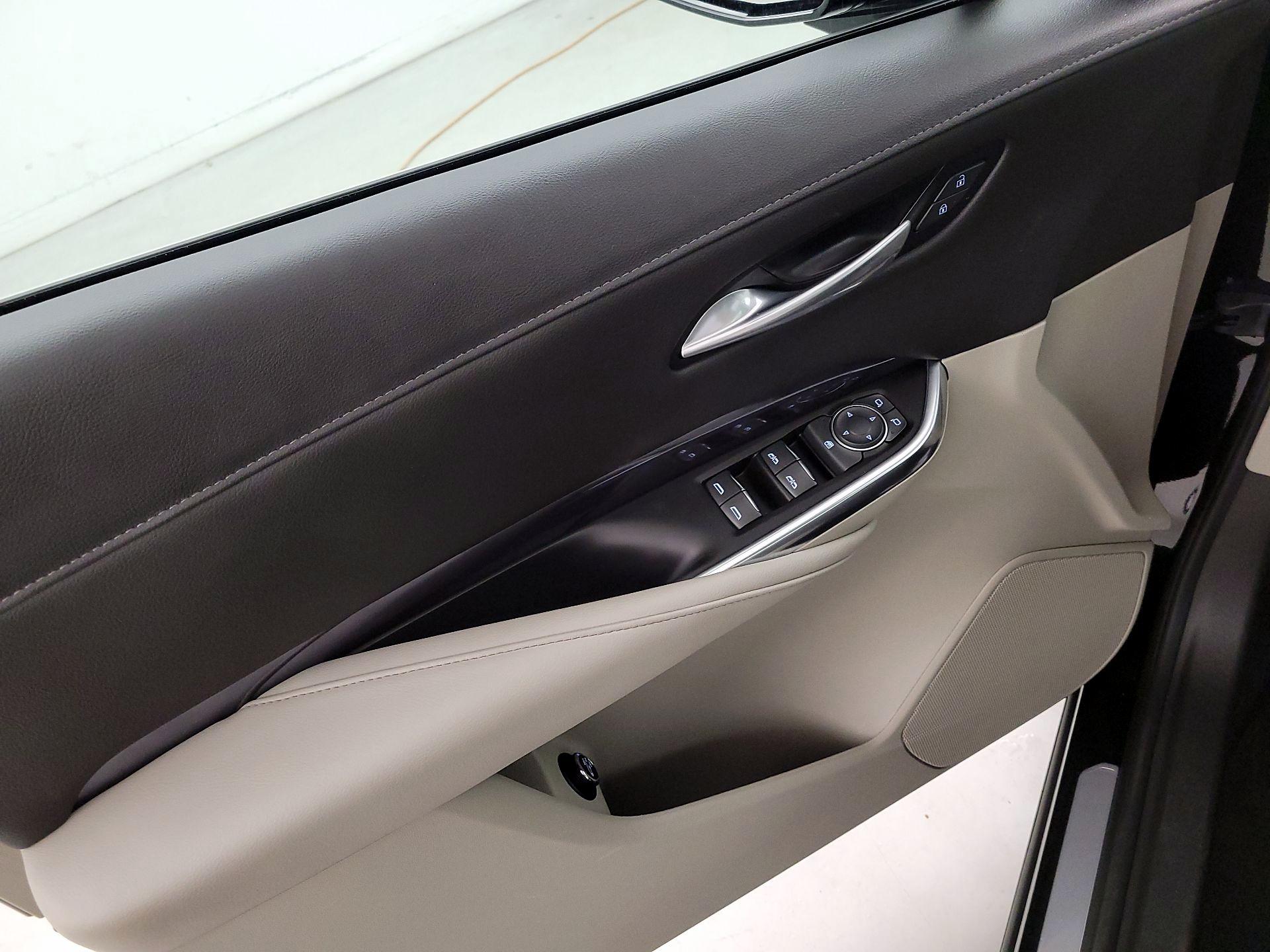 Thumbnail: 2023 Cadillac XT4 - 10