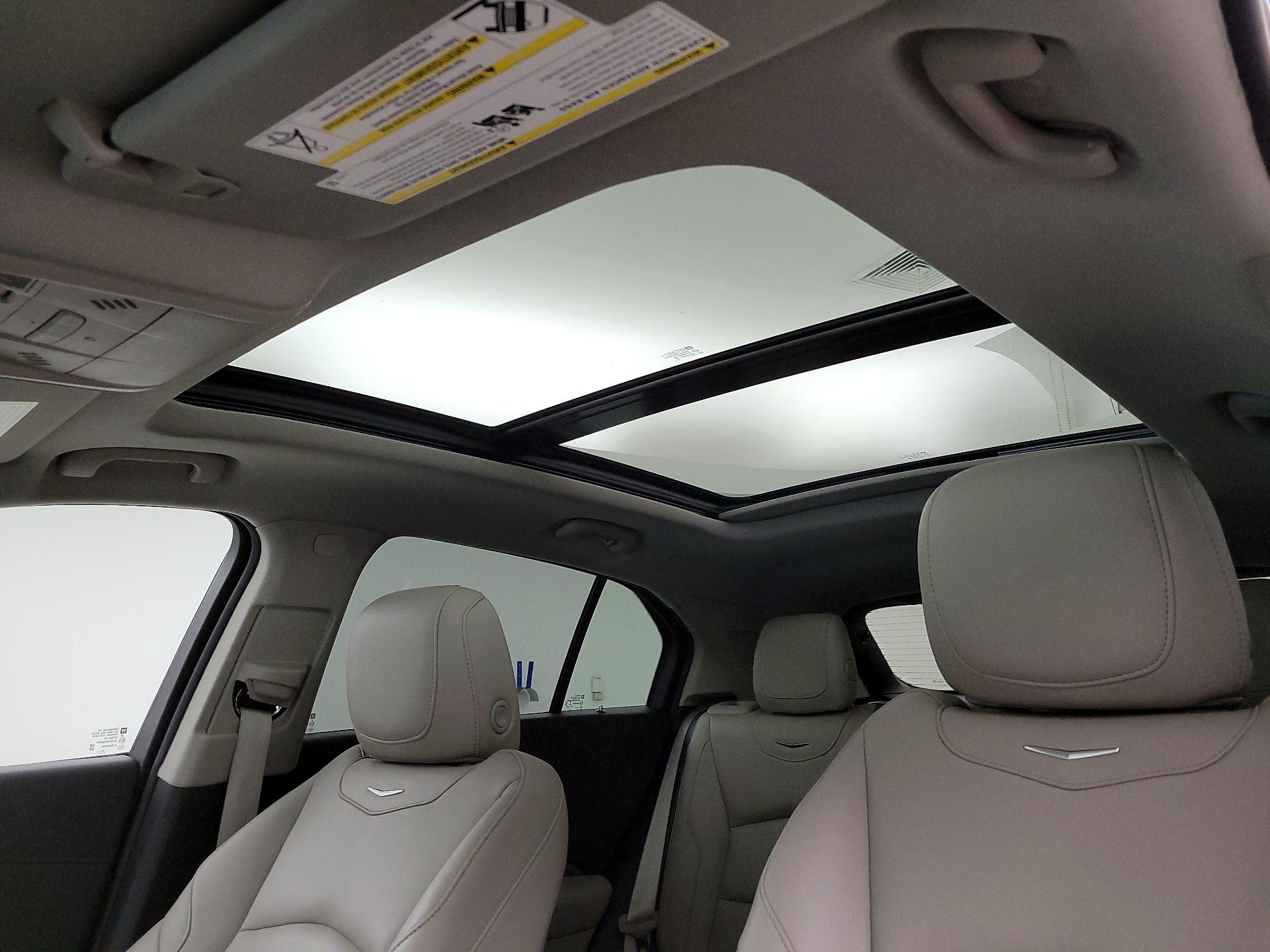 Thumbnail: 2023 Cadillac XT4 - 18