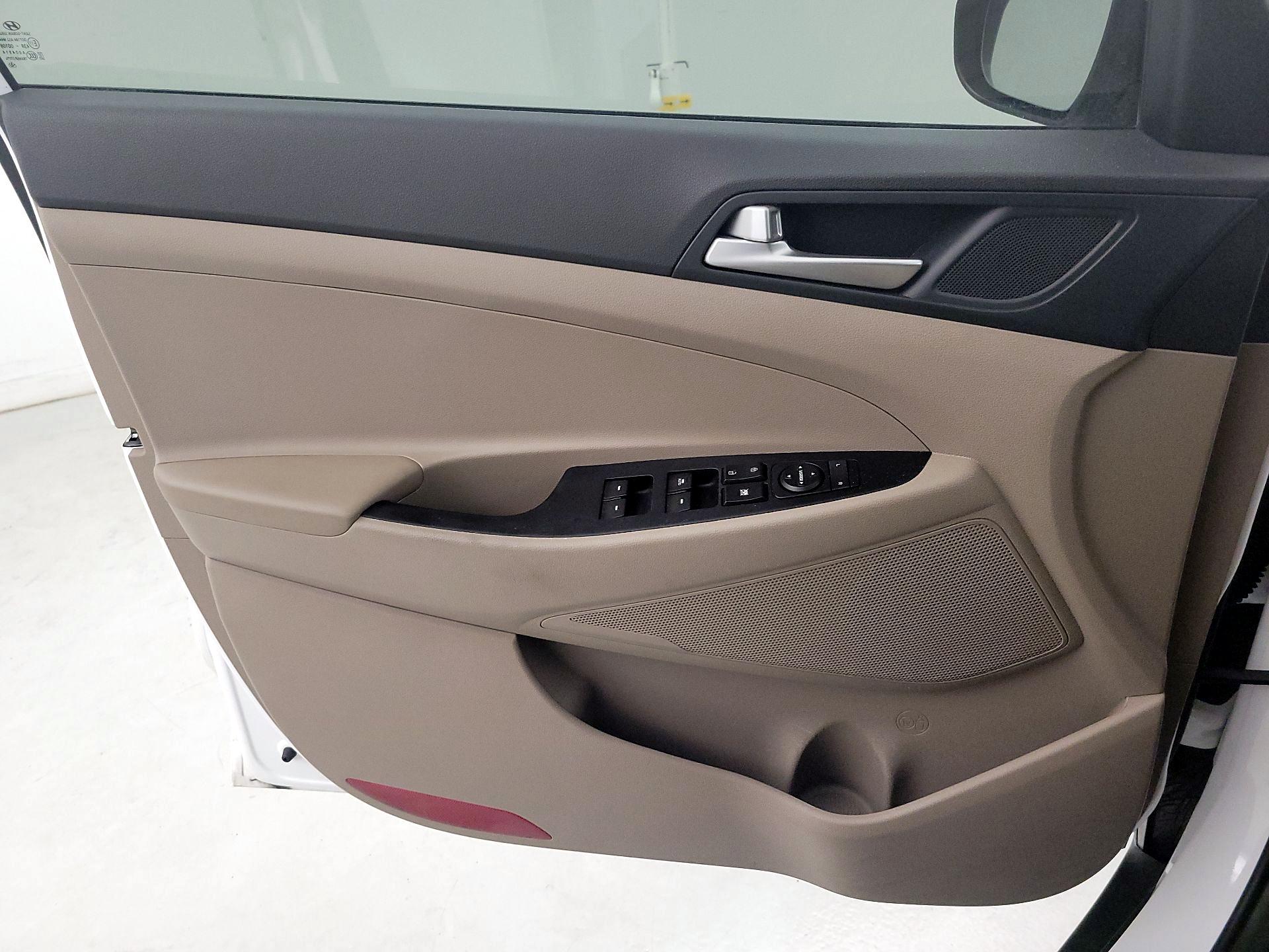 Thumbnail: 2020 Hyundai Tucson - 10
