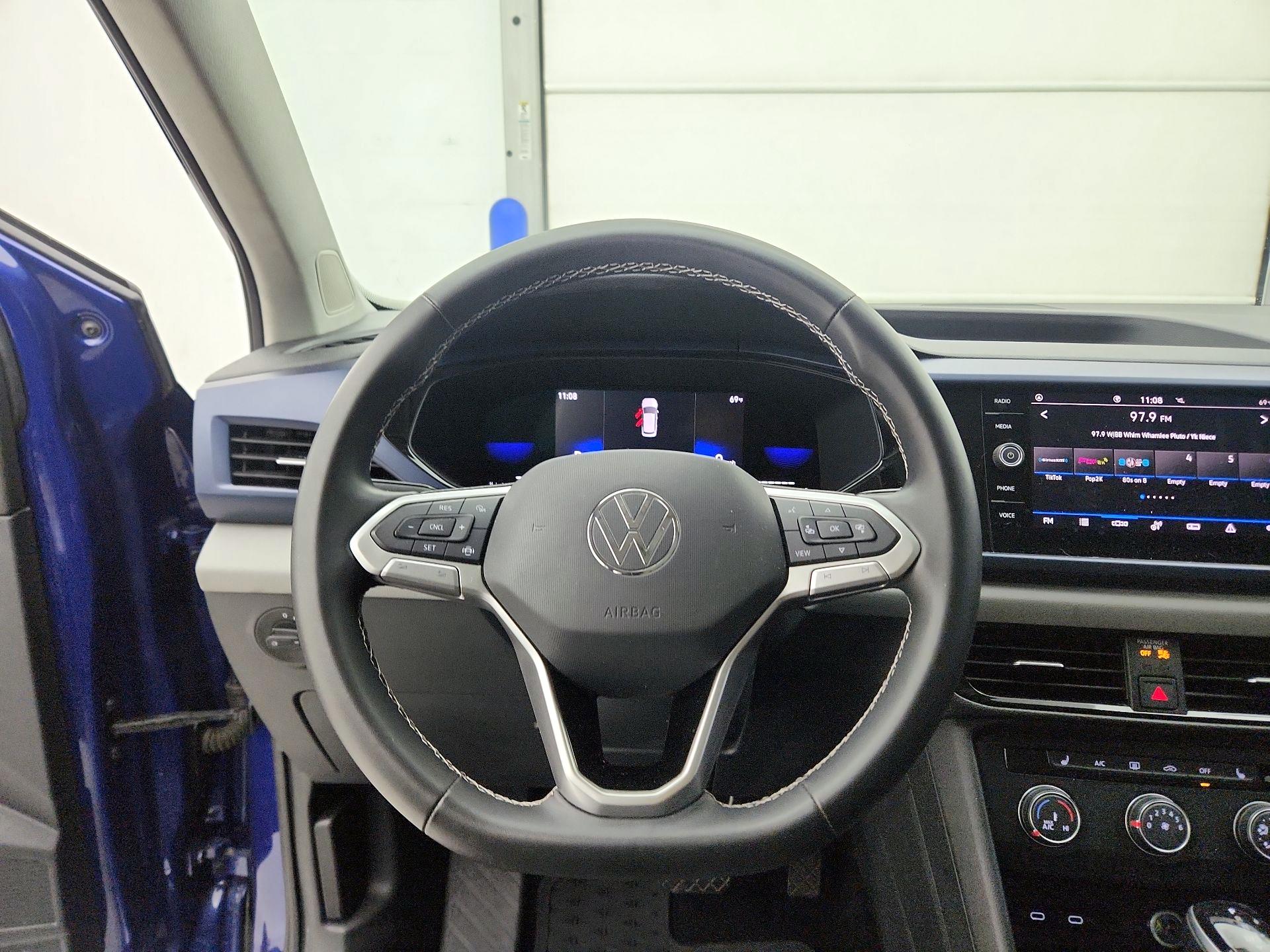 Thumbnail: 2022 Volkswagen Taos - 10