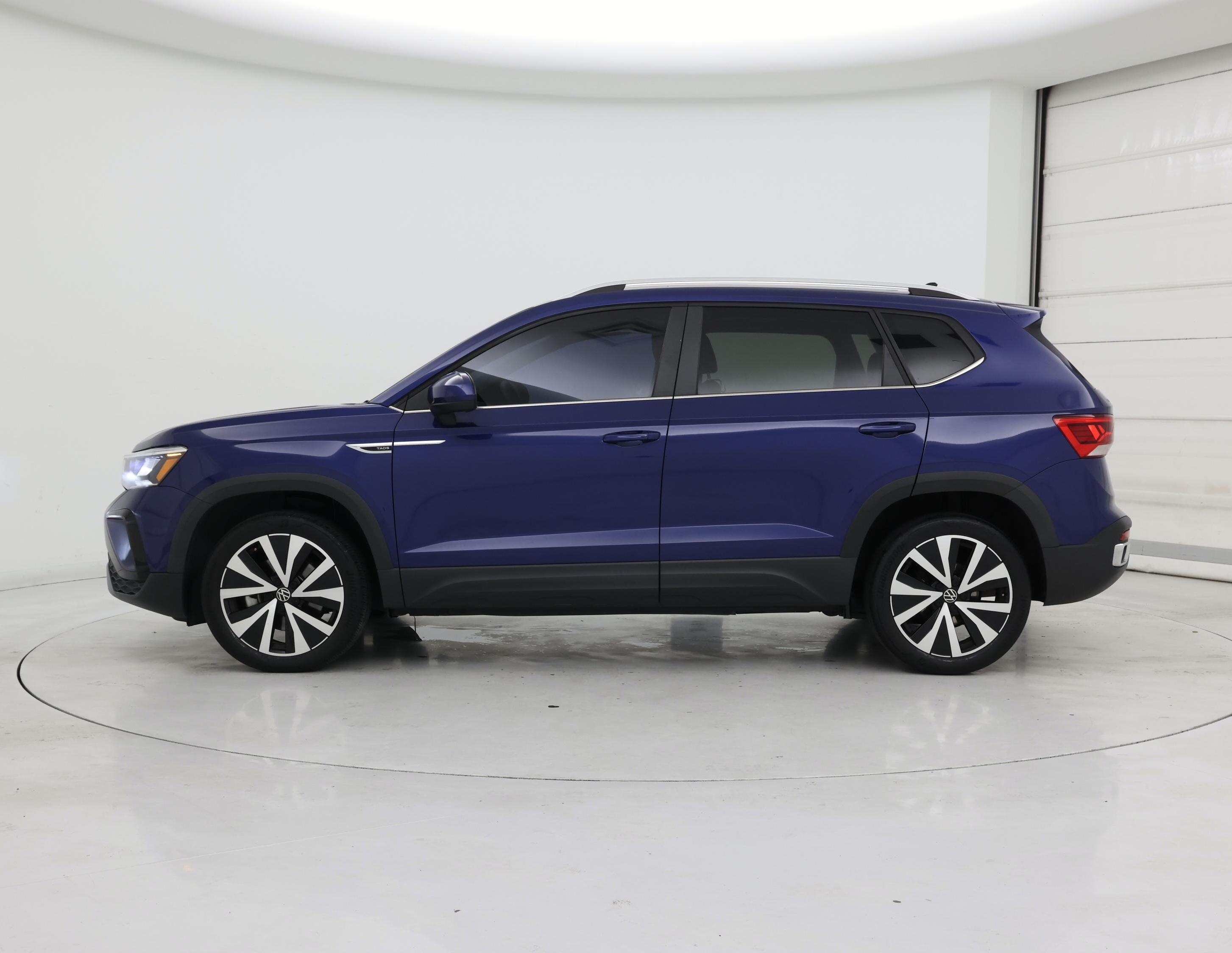 Thumbnail: 2022 Volkswagen Taos - 3