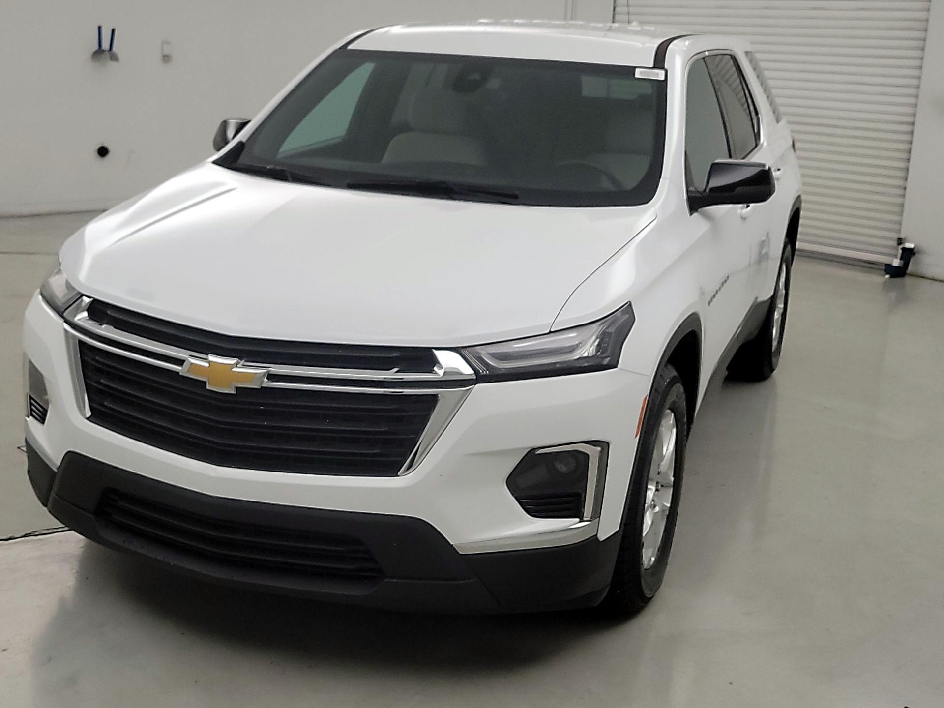 Thumbnail: 2022 Chevrolet Traverse - 3
