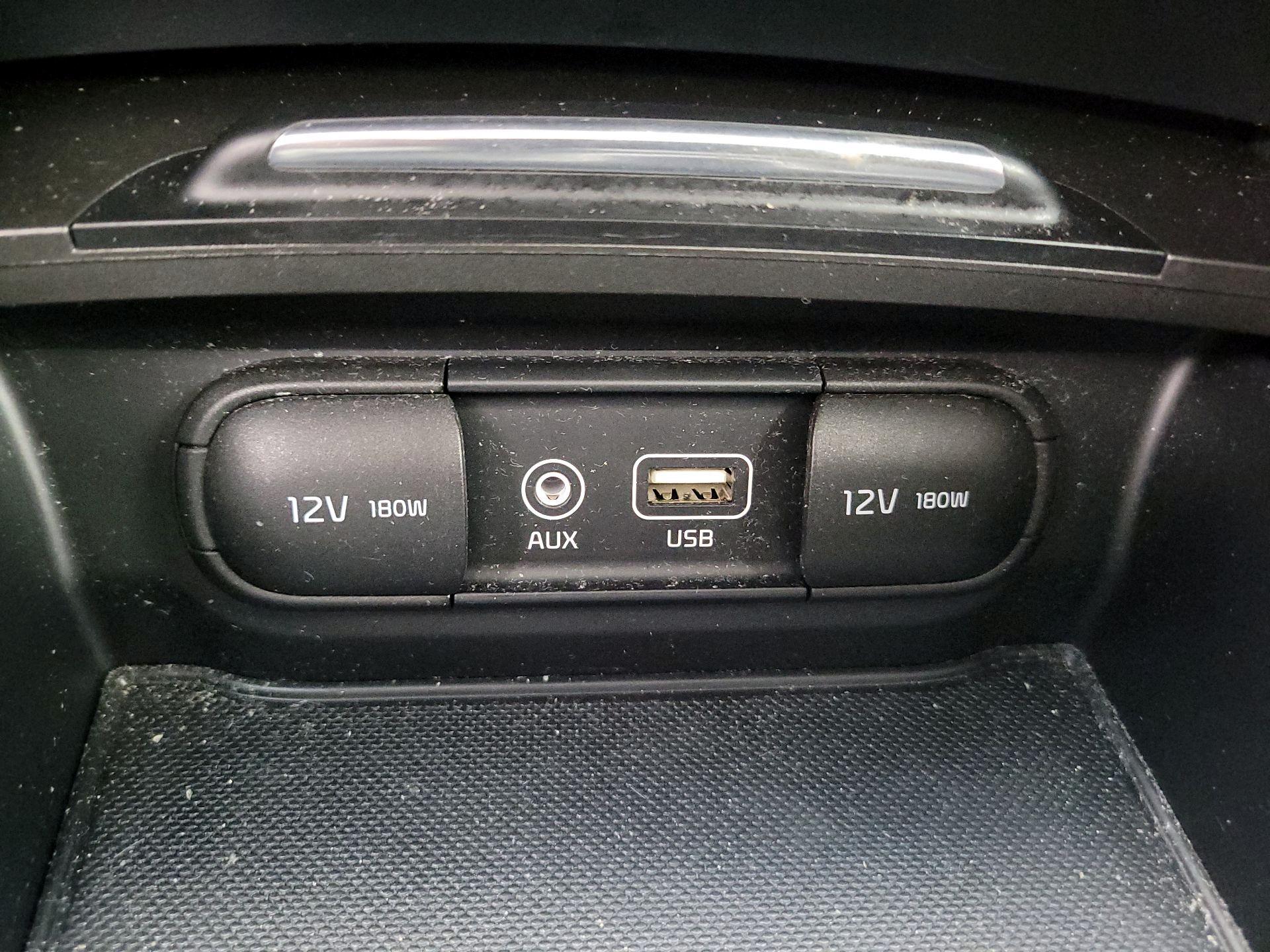 Thumbnail: 2016 Kia Optima - 18