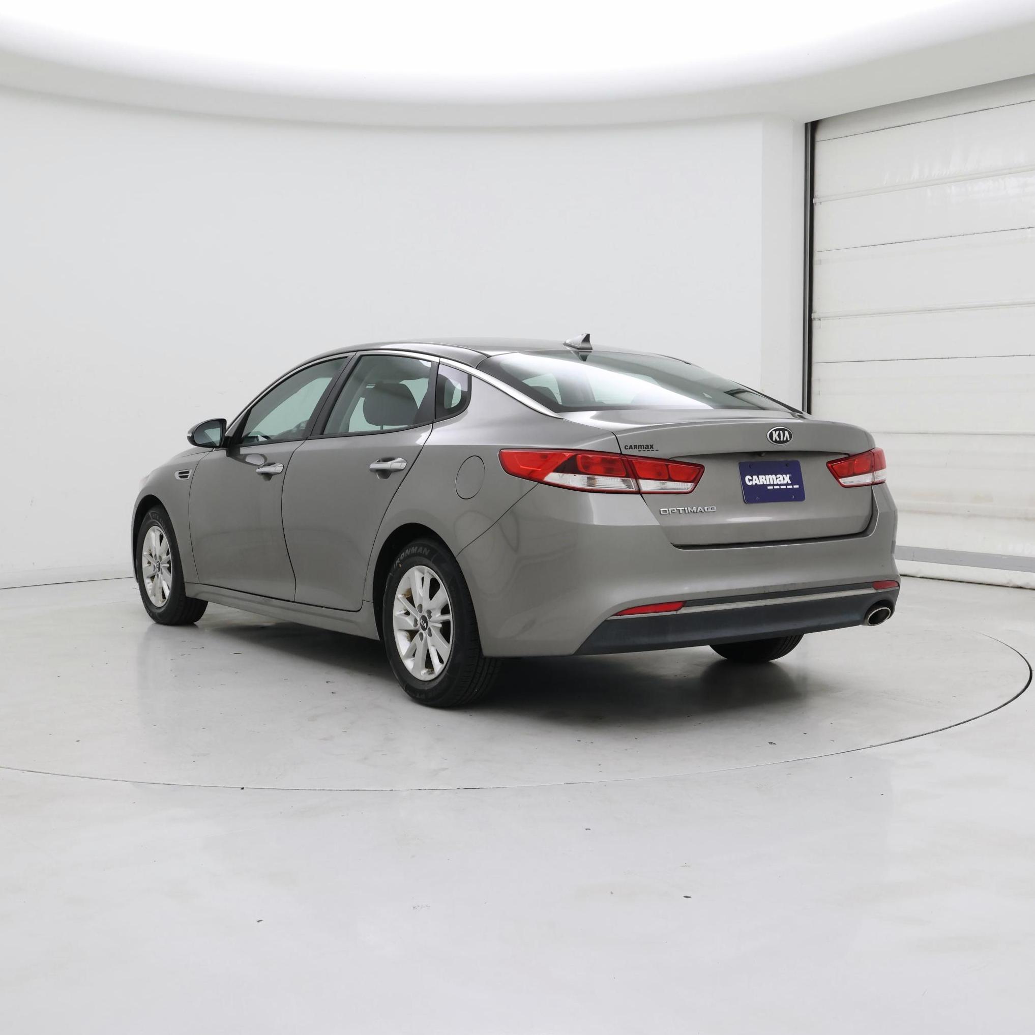 Thumbnail: 2016 Kia Optima - 2