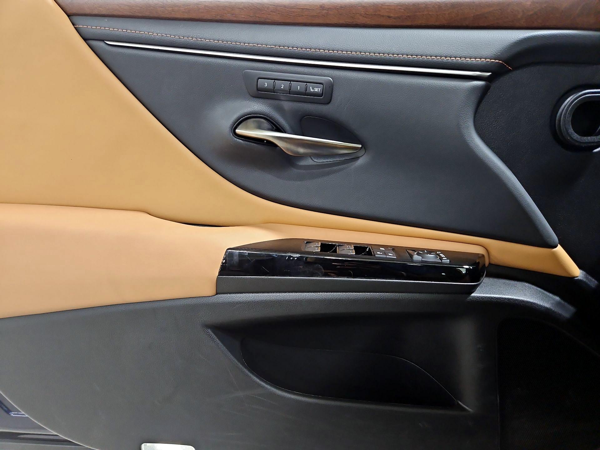 Thumbnail: 2024 Lexus ES - 12