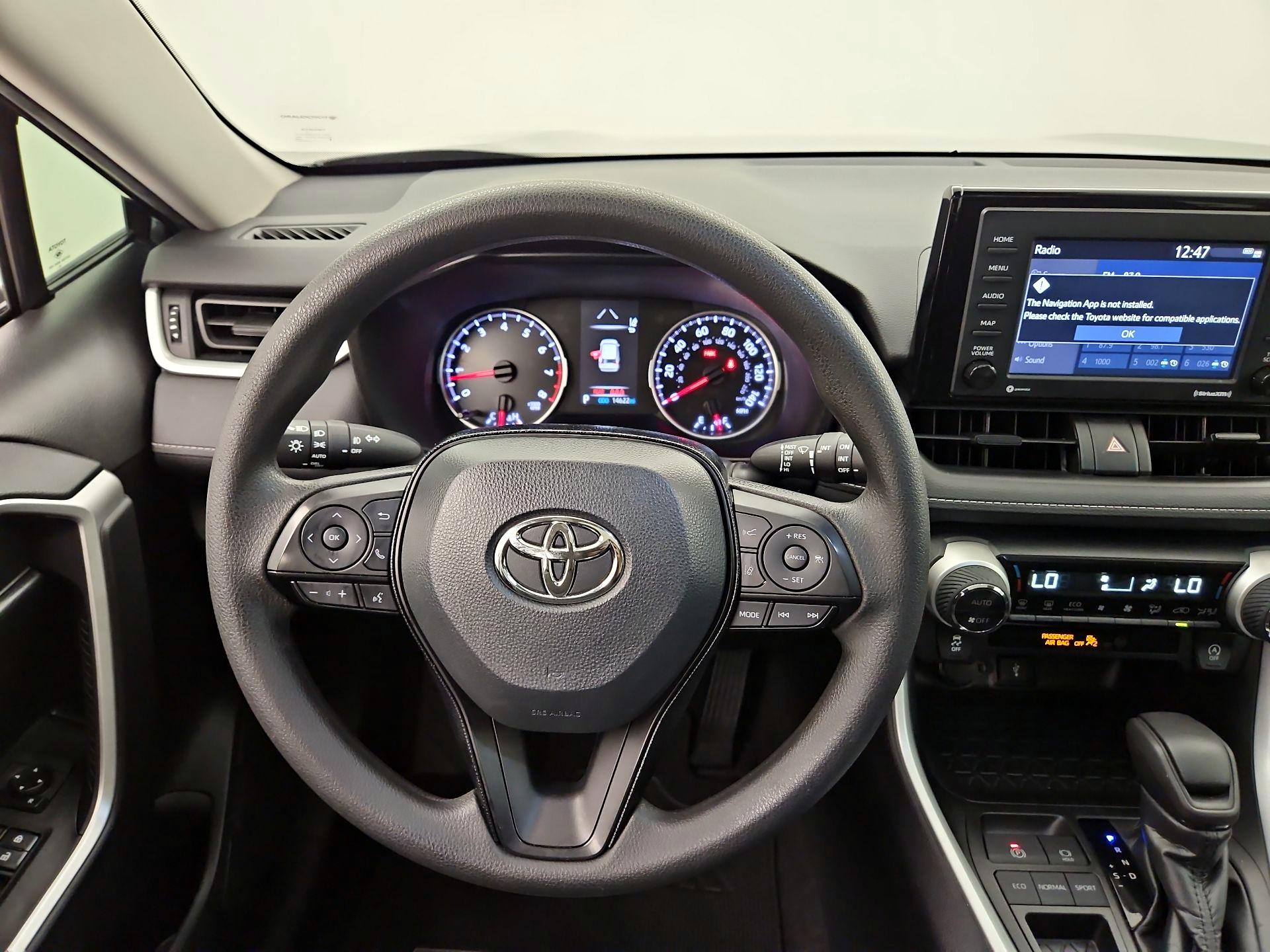 Thumbnail: 2020 Toyota RAV4 - 10