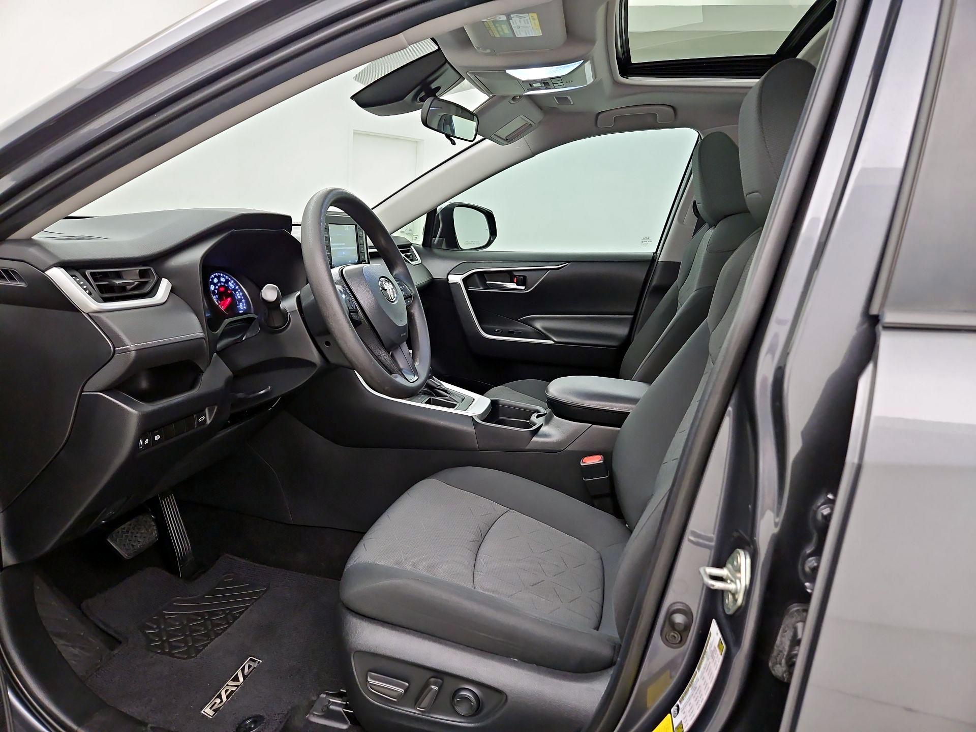 Thumbnail: 2020 Toyota RAV4 - 11