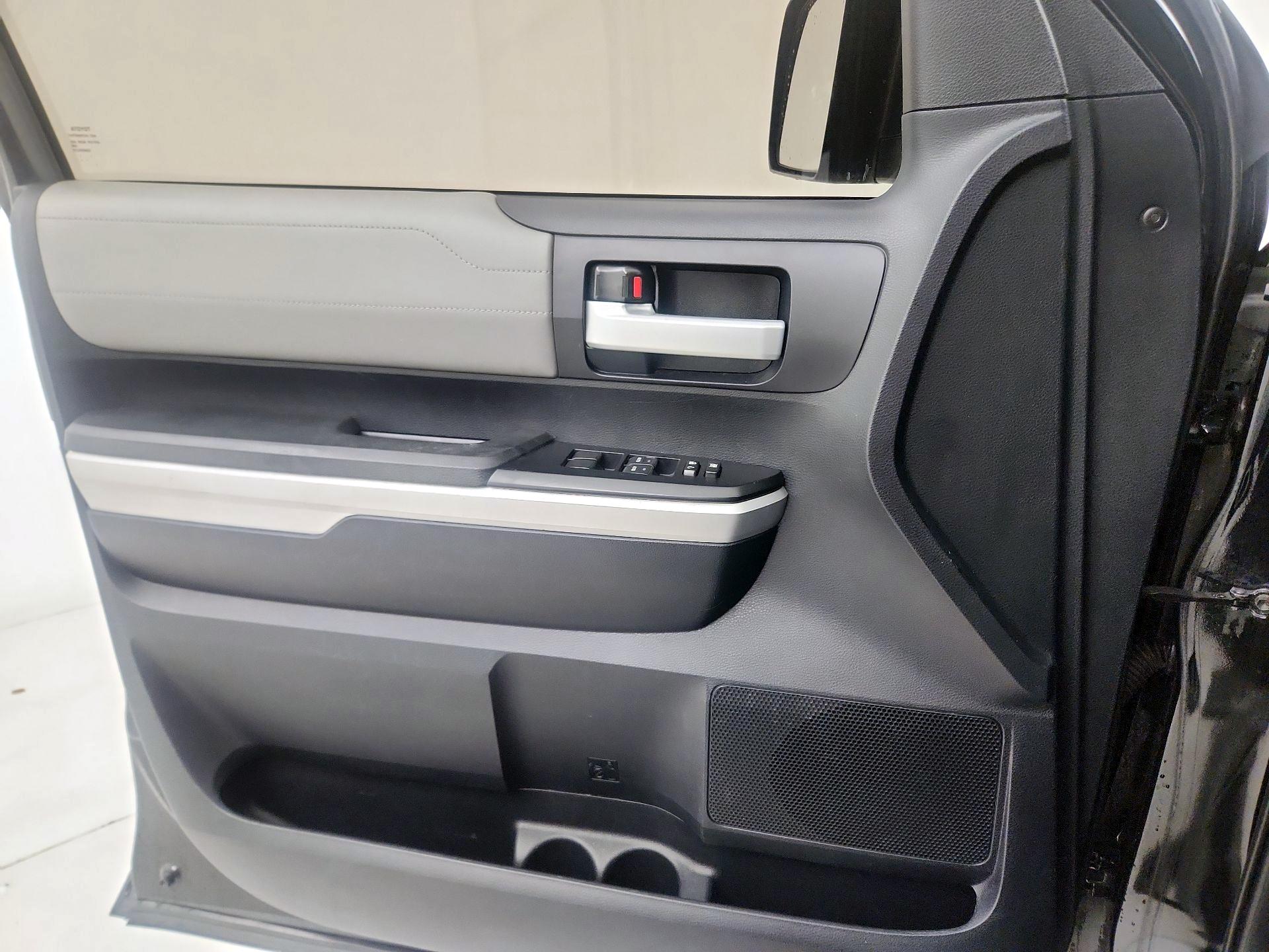 Thumbnail: 2015 Toyota Tundra - 12