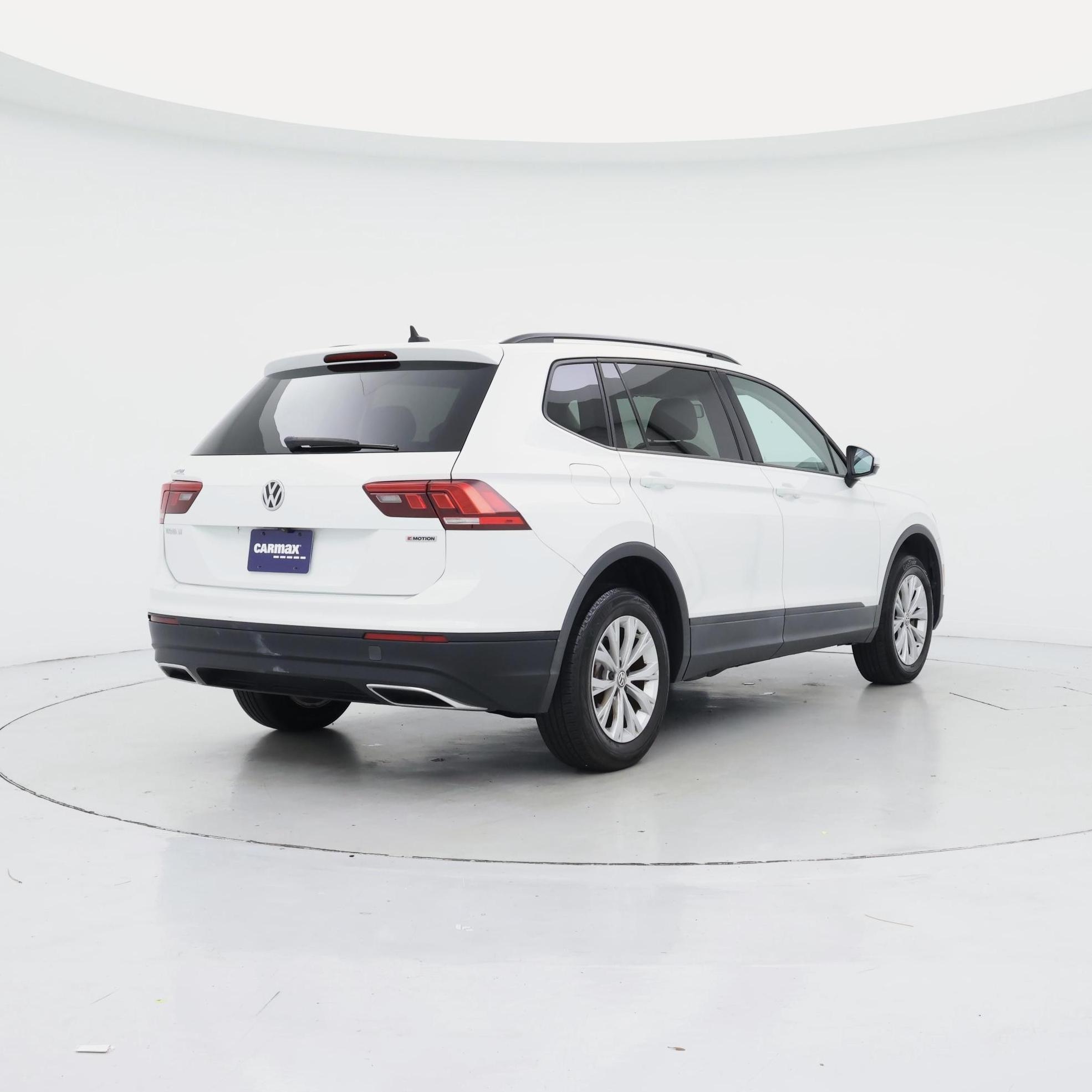Thumbnail: 2020 Volkswagen Tiguan - 8
