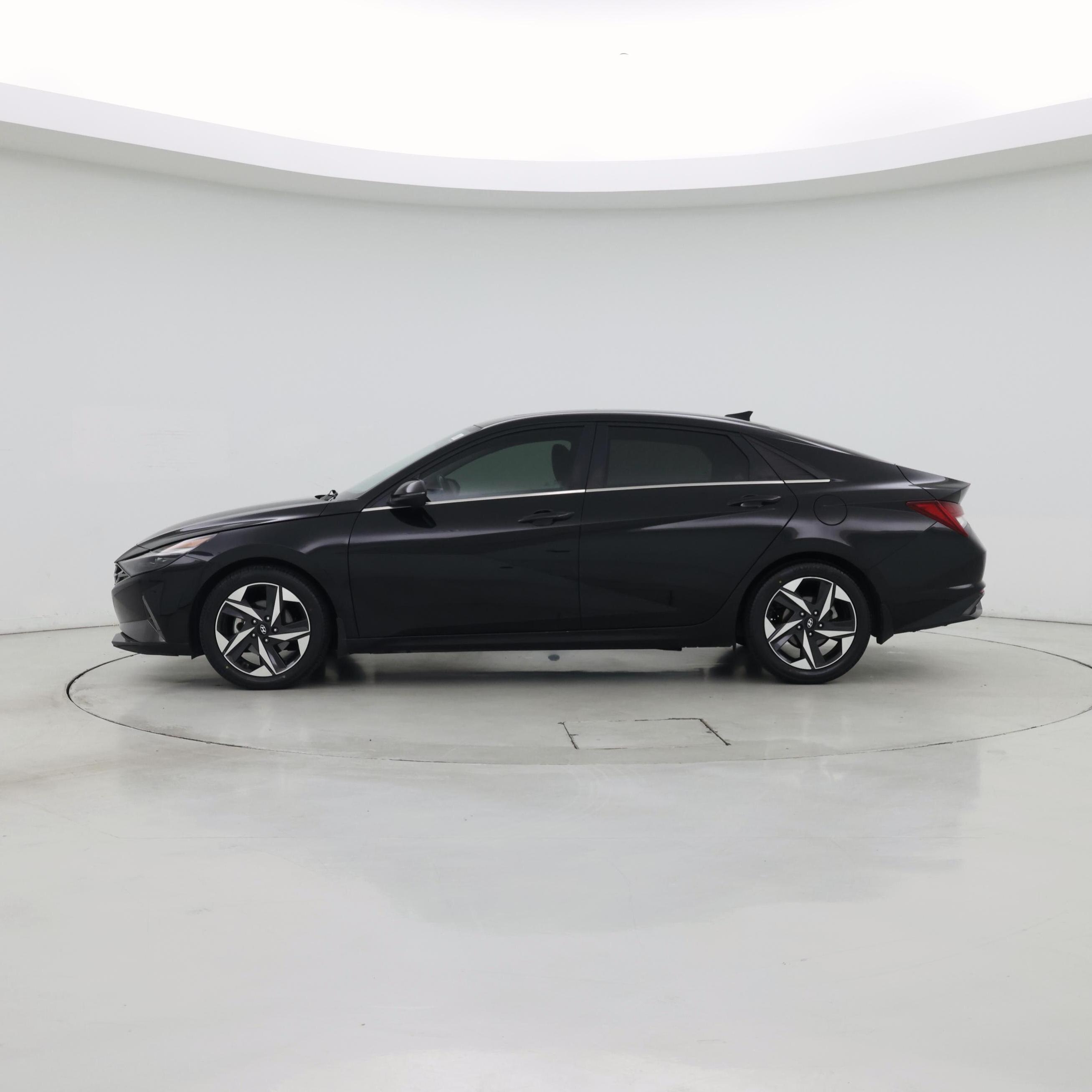 Thumbnail: 2022 Hyundai Elantra - 3