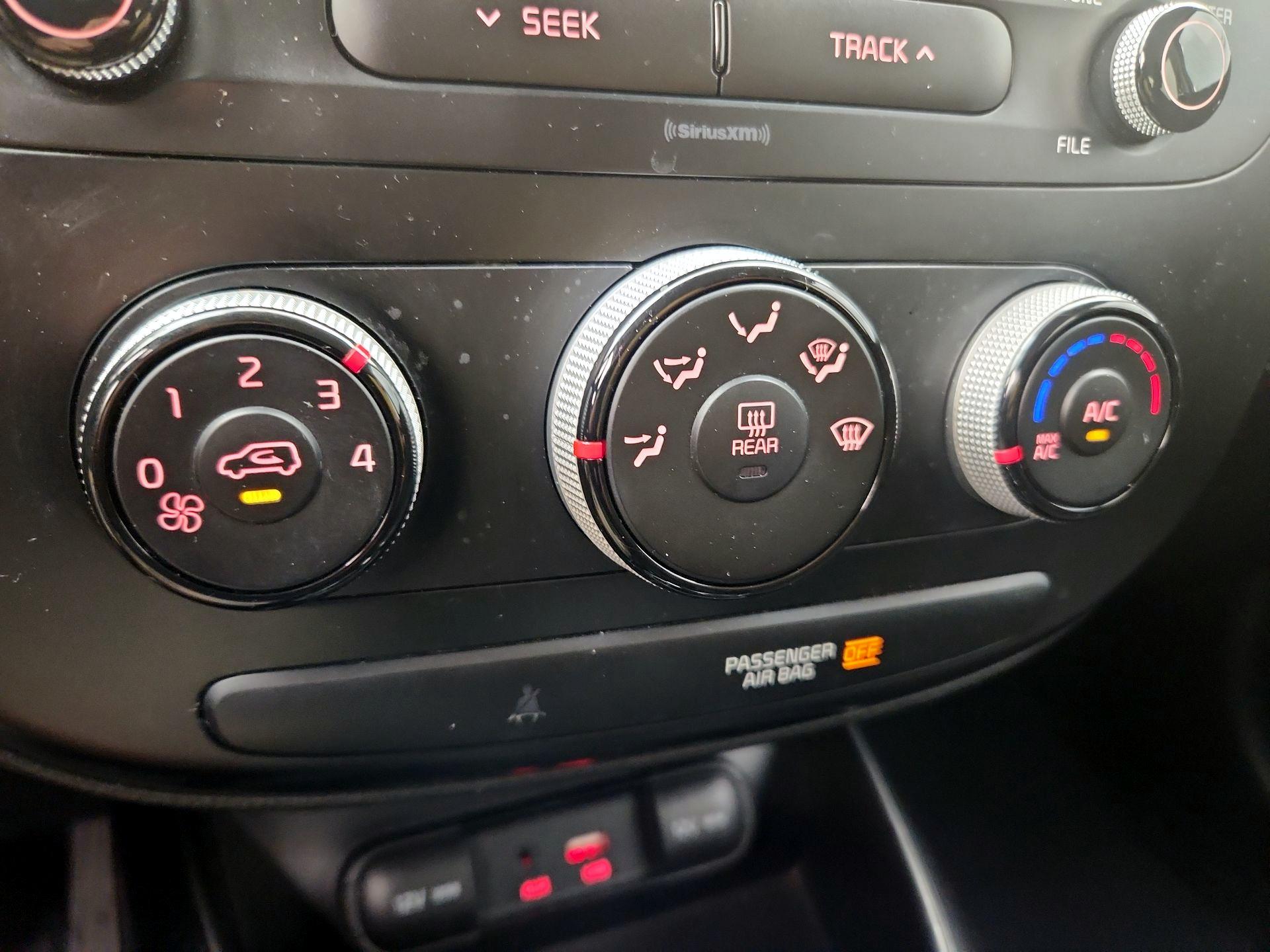 Thumbnail: 2019 Kia Soul - 16