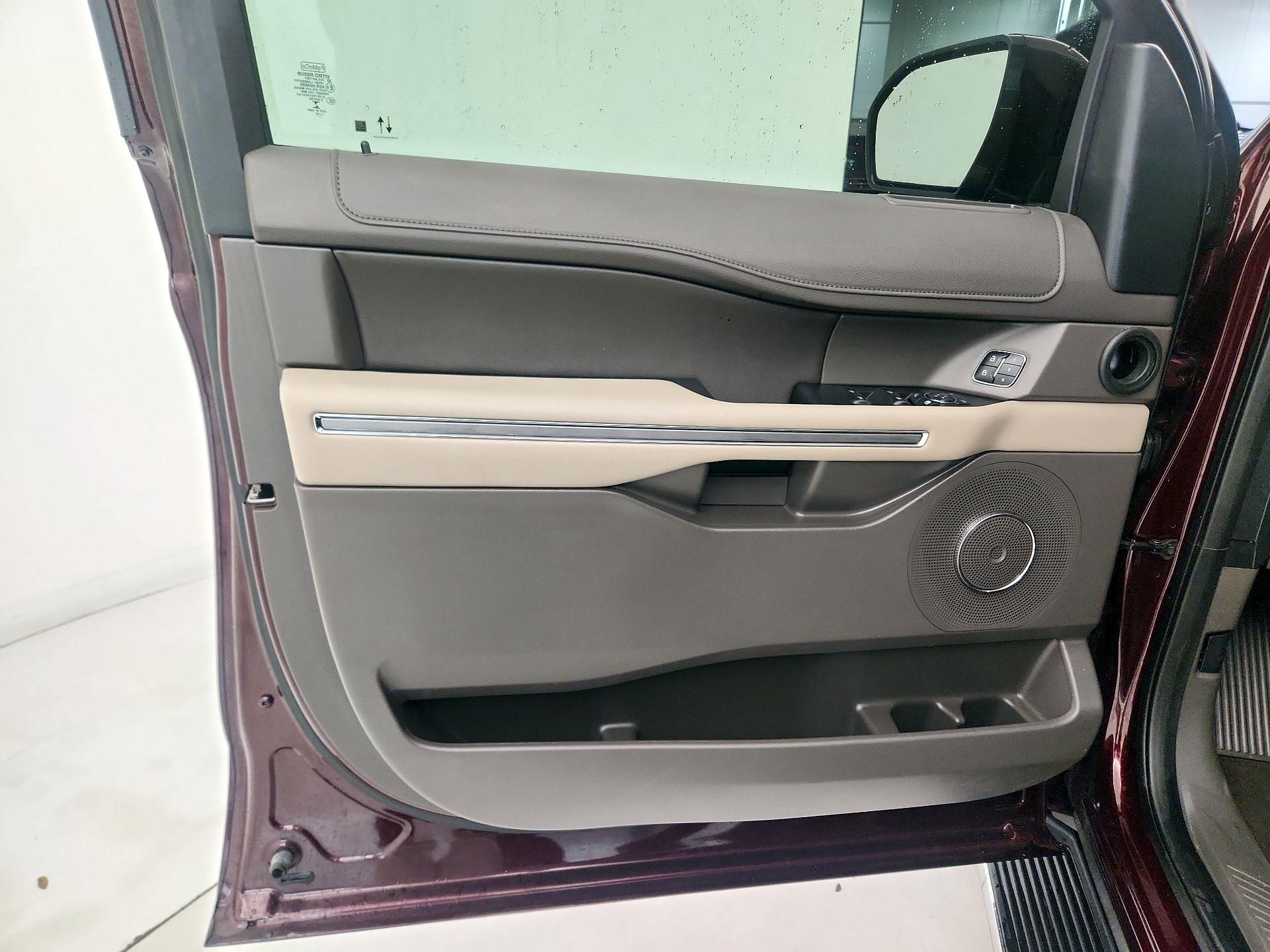 Thumbnail: 2021 Ford Expedition - 12