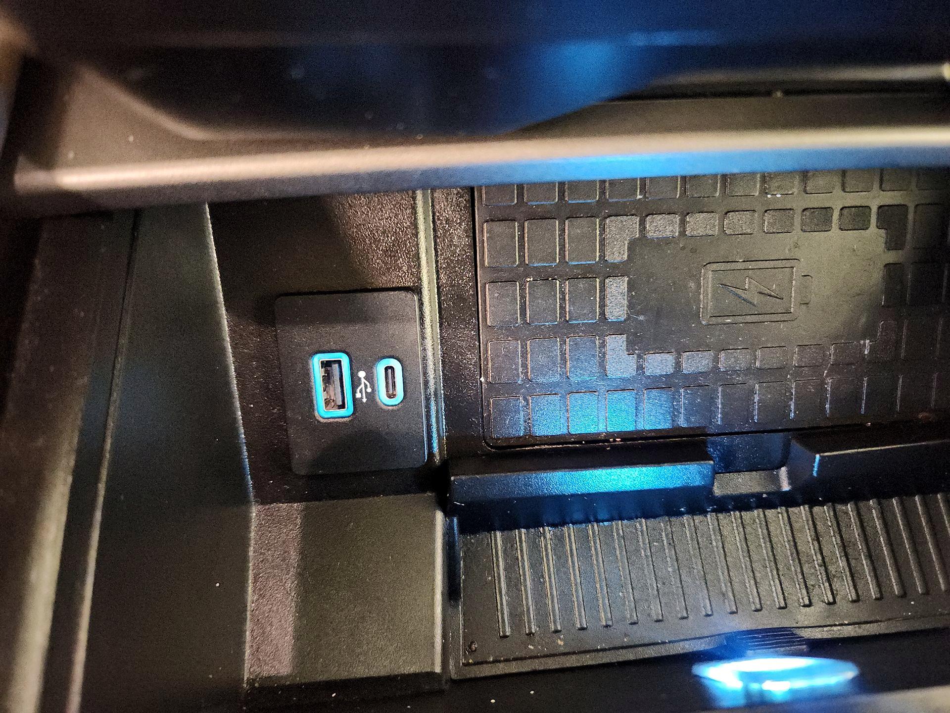 Thumbnail: 2021 Ford Expedition - 18