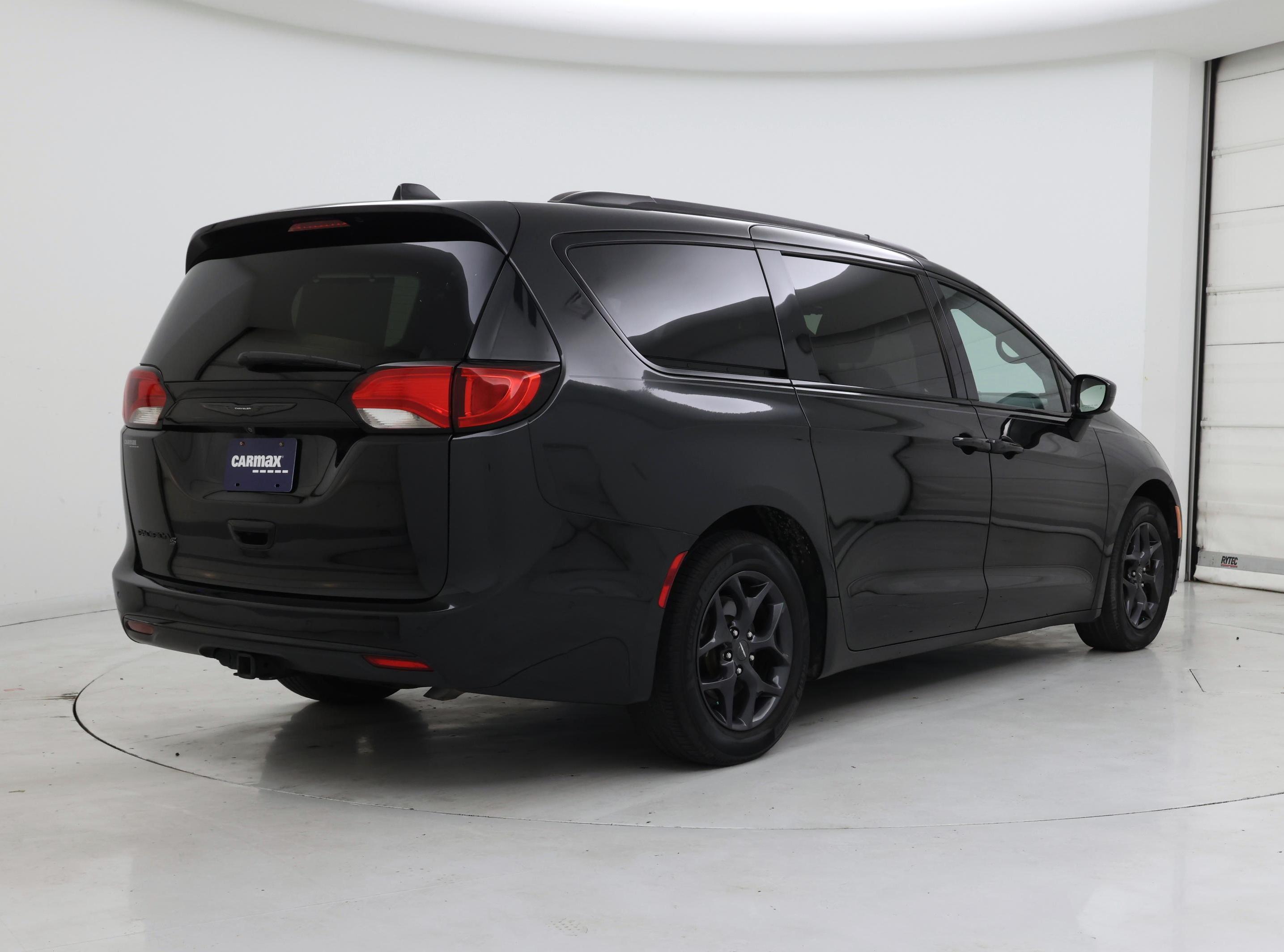 Thumbnail: 2020 Chrysler Pacifica - 8