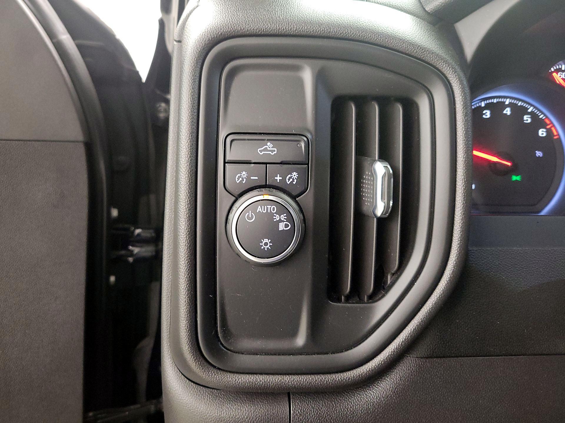 Thumbnail: 2021 Chevrolet Silverado 1500 - 11