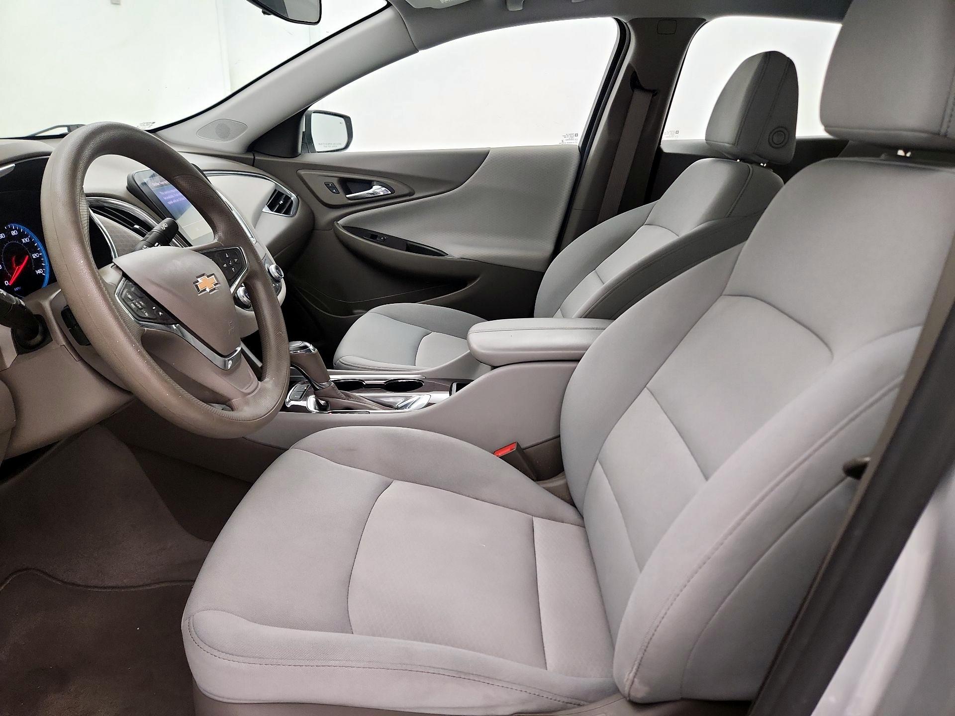 Thumbnail: 2020 Chevrolet Malibu - 11