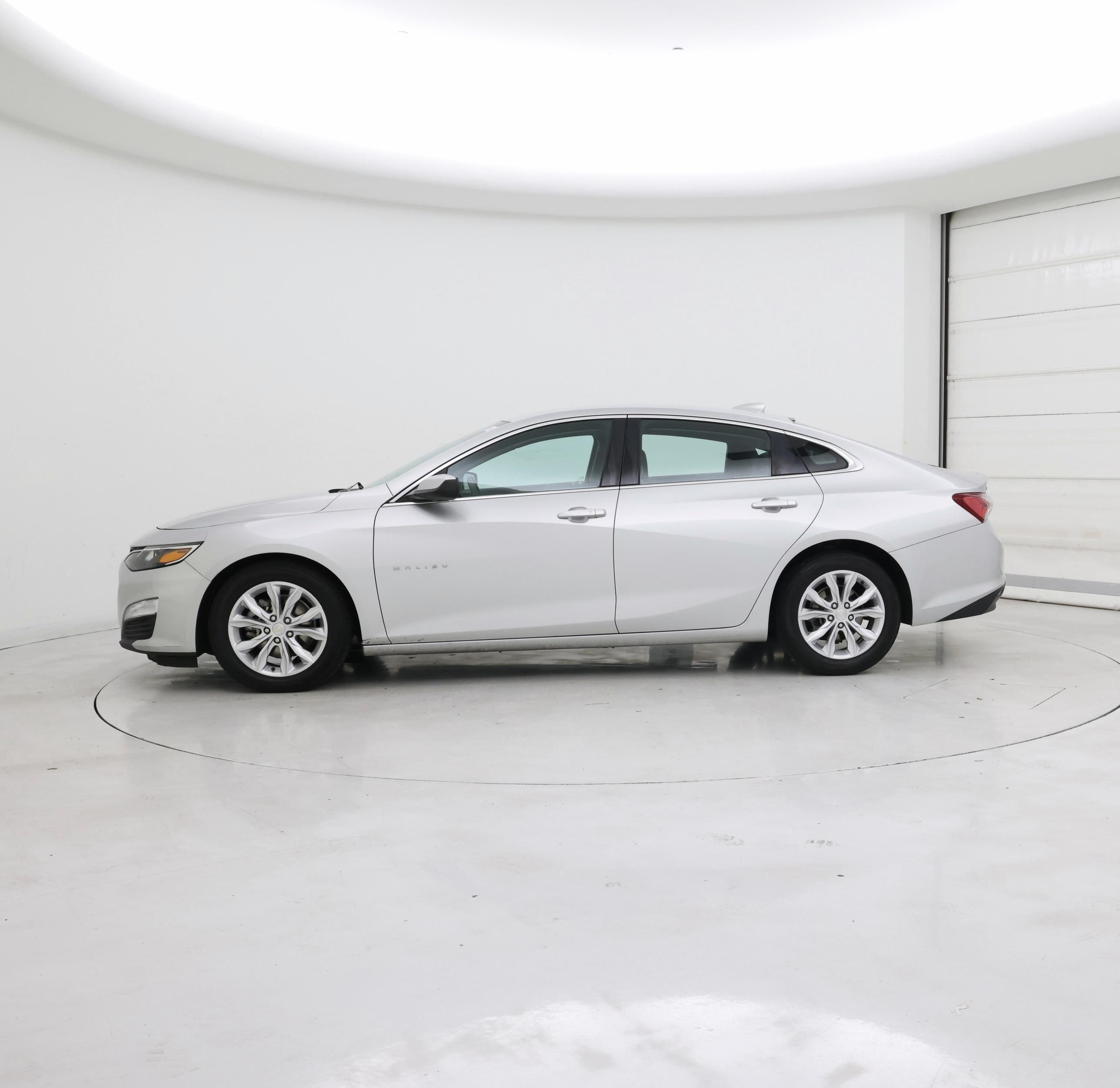 Thumbnail: 2020 Chevrolet Malibu - 3